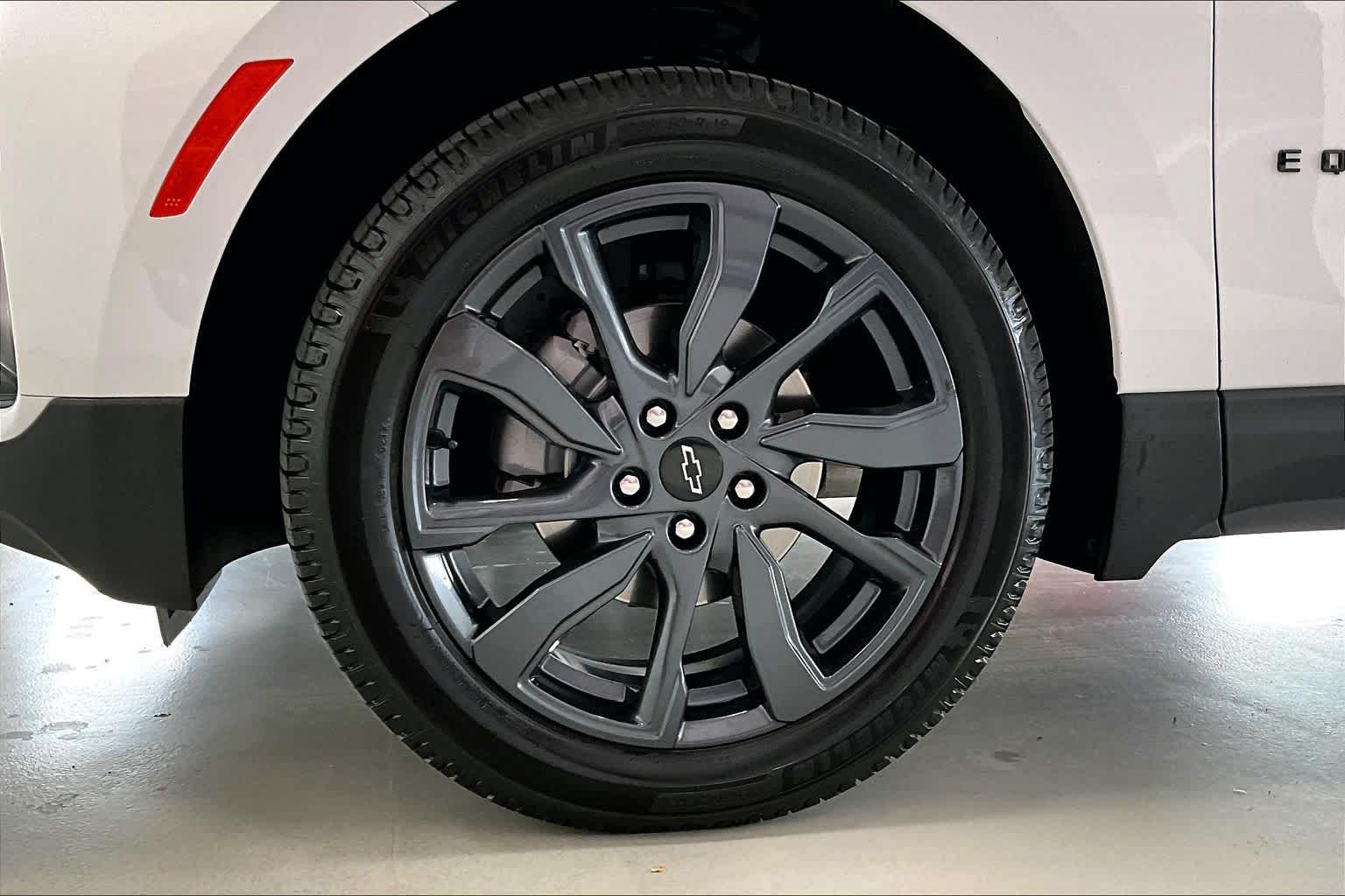 Thumbnail: 2023 Chevrolet Equinox - 8