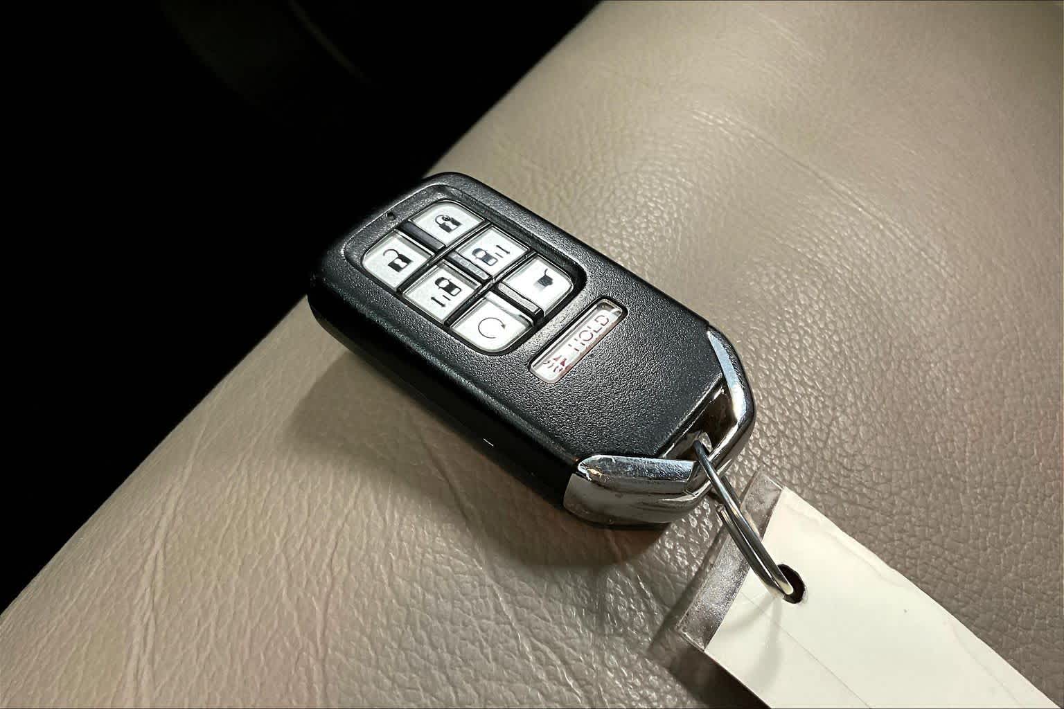 Thumbnail: 2018 Honda Odyssey - 17