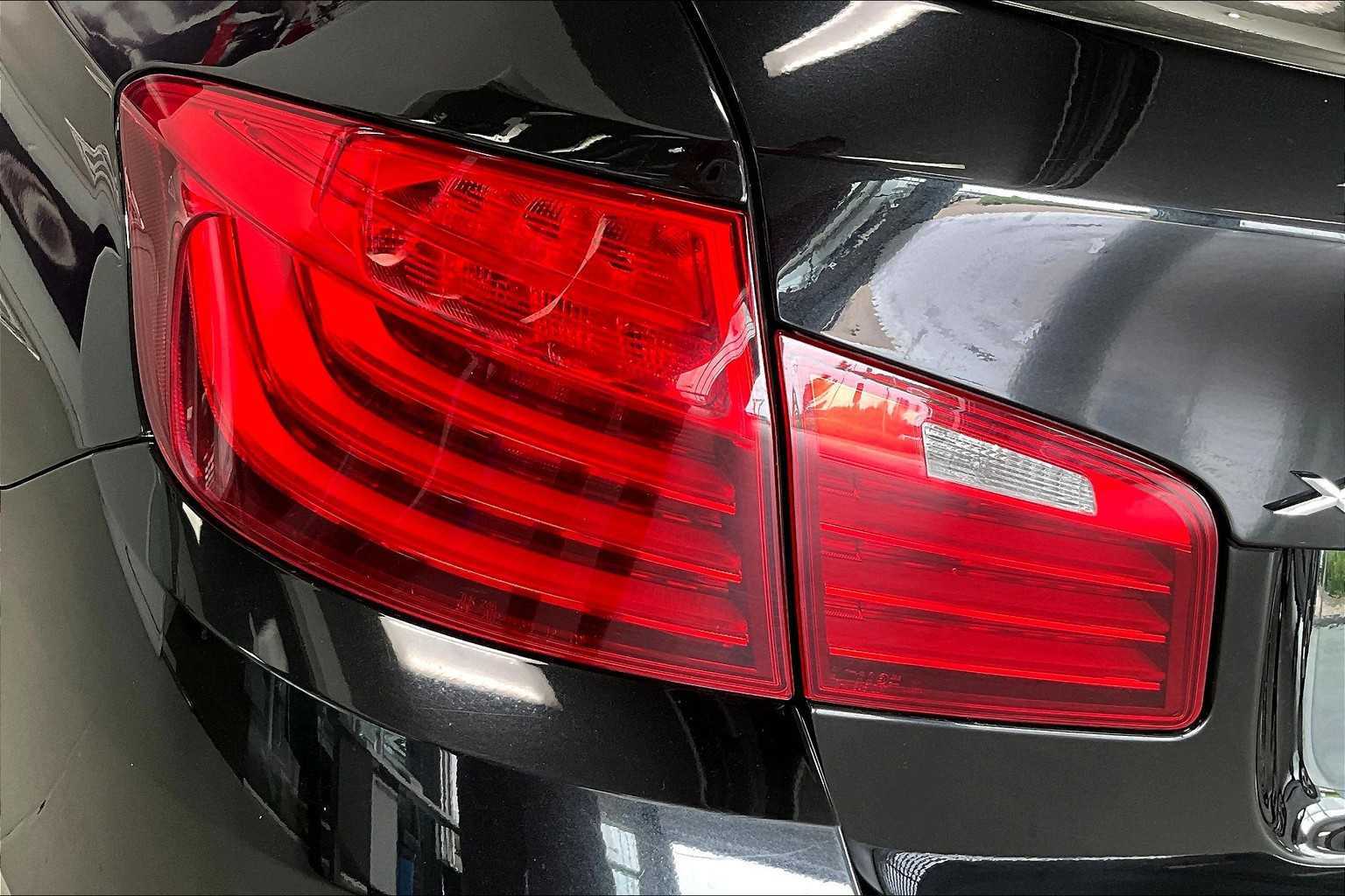 2016 BMW 5 Series 528i xDrive 28