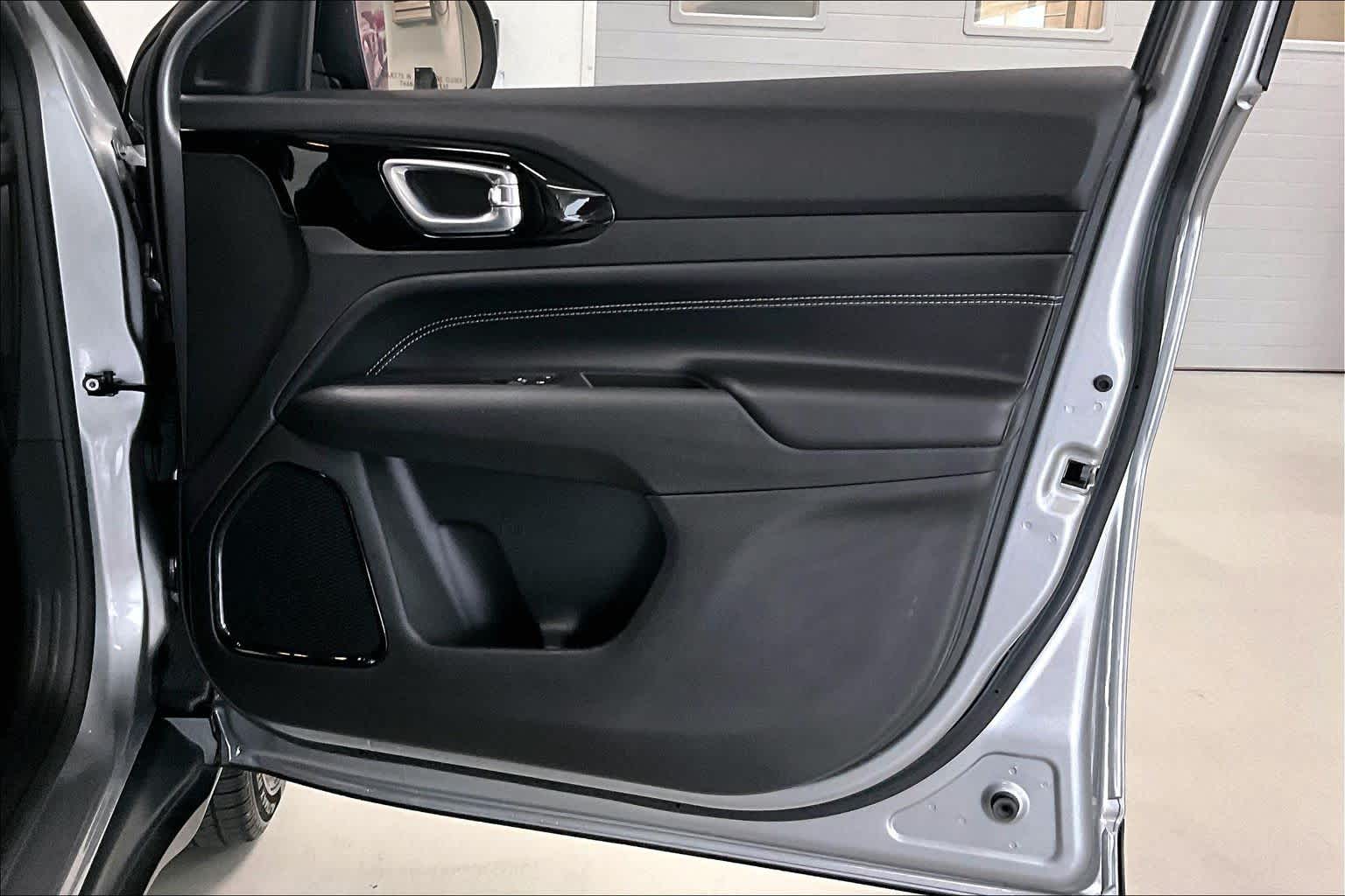 Thumbnail: 2022 Jeep Compass - 25