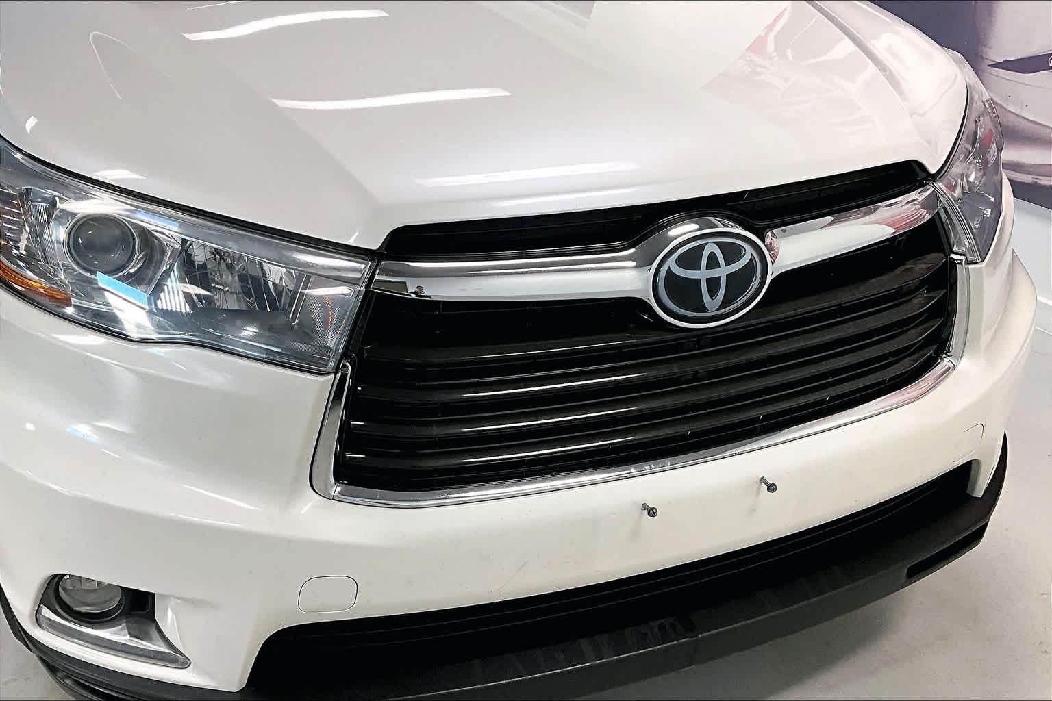 Thumbnail: 2015 Toyota Highlander - 30