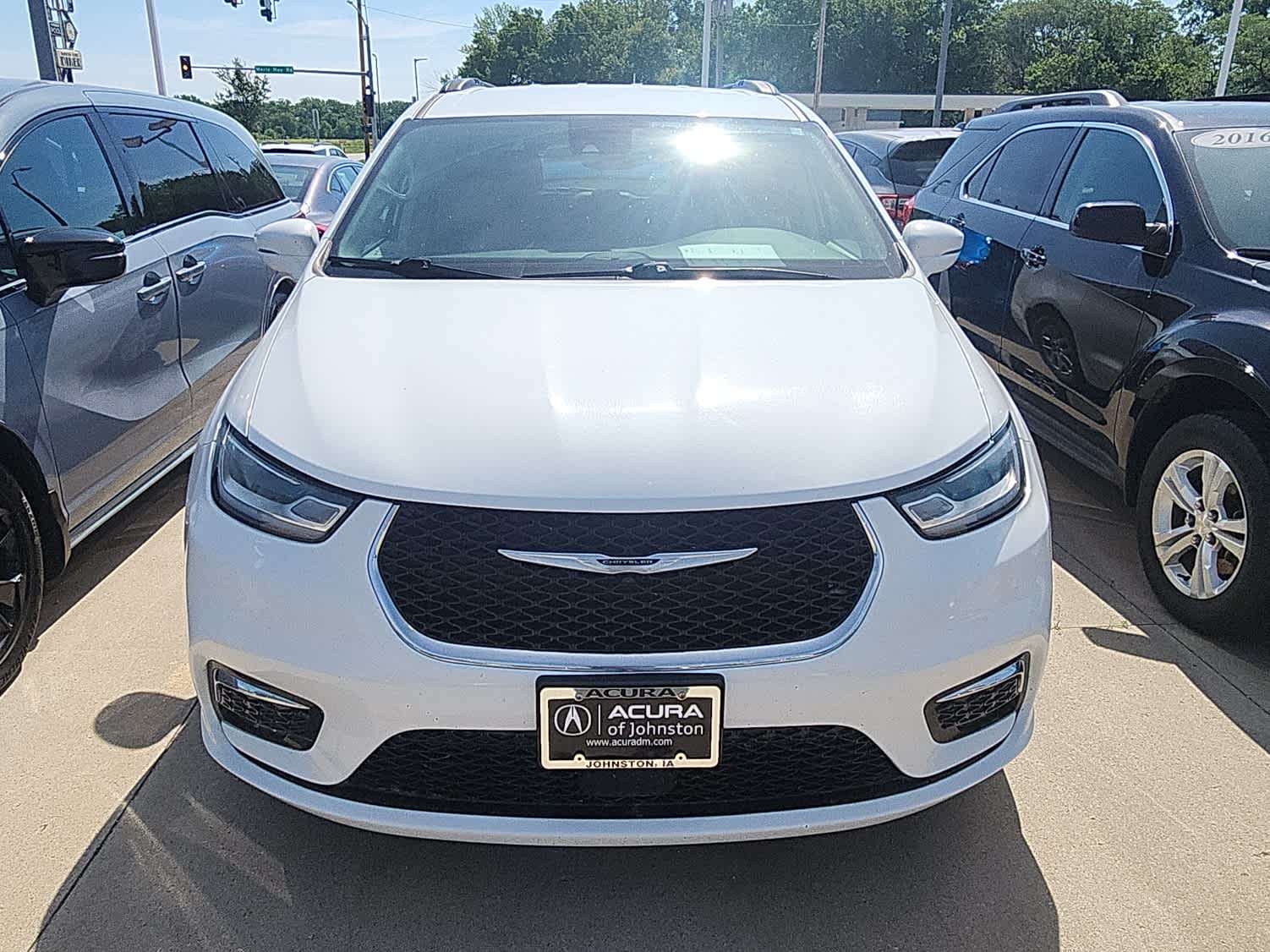 Thumbnail: 2022 Chrysler Pacifica - 2