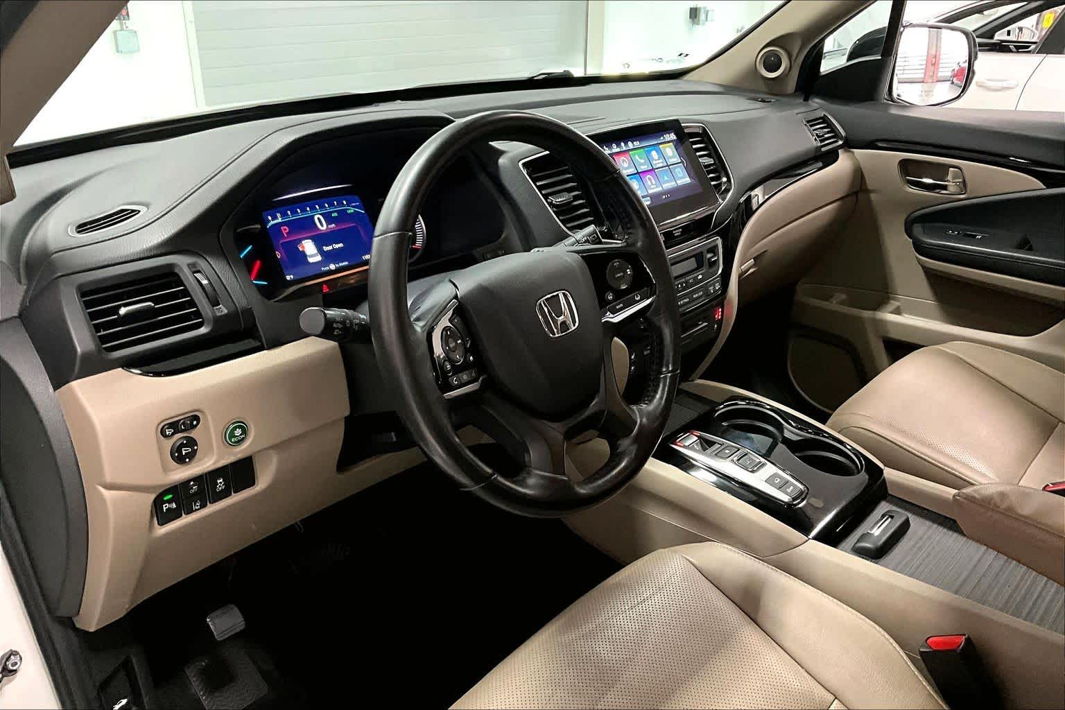 Thumbnail: 2019 Honda Pilot - 2