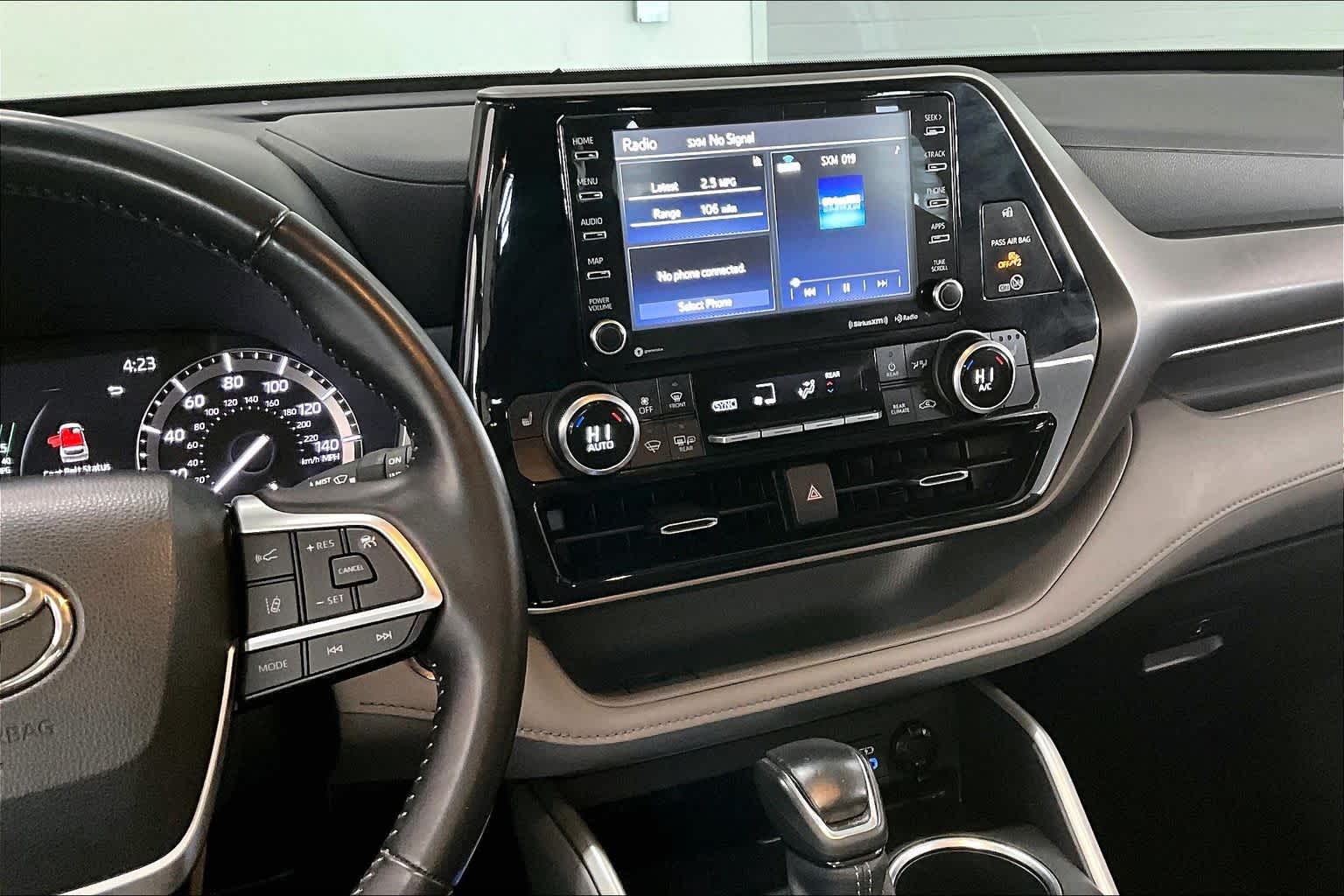 Thumbnail: 2022 Toyota Highlander - 14