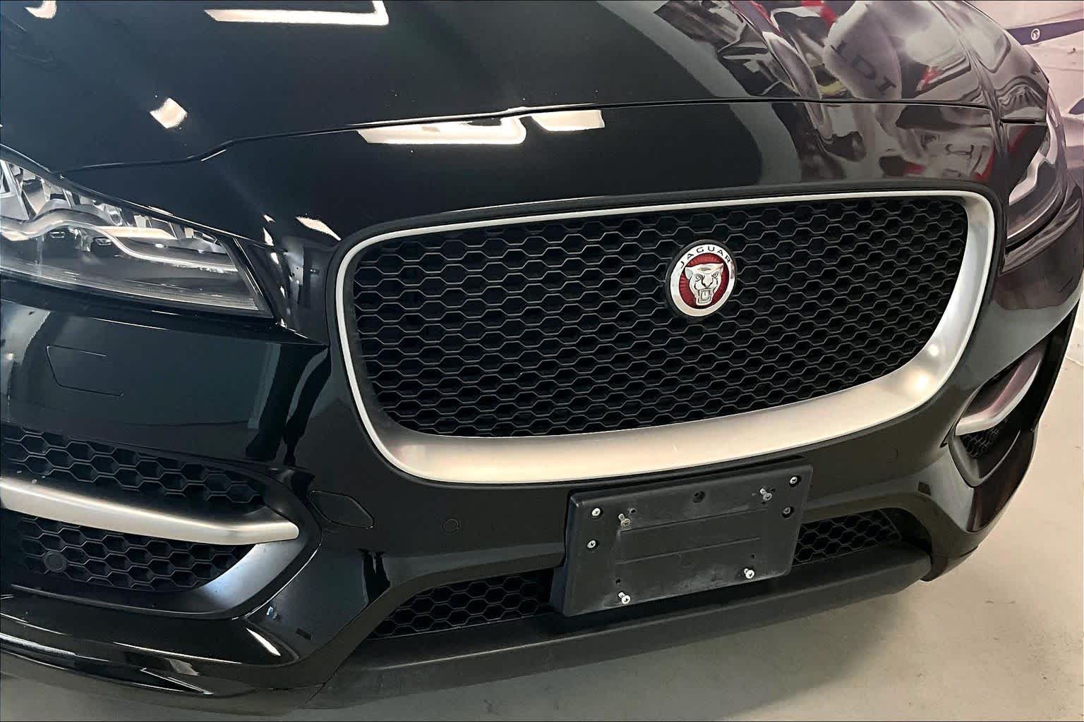 Thumbnail: 2020 Jaguar F-Pace - 30