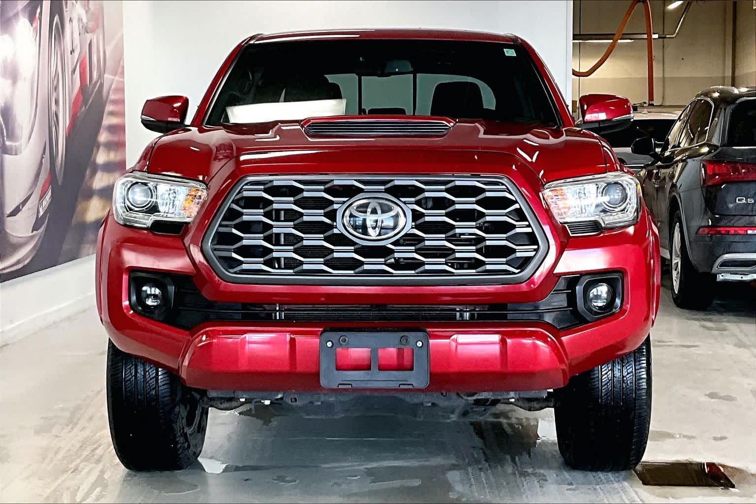 Thumbnail: 2020 Toyota Tacoma - 6