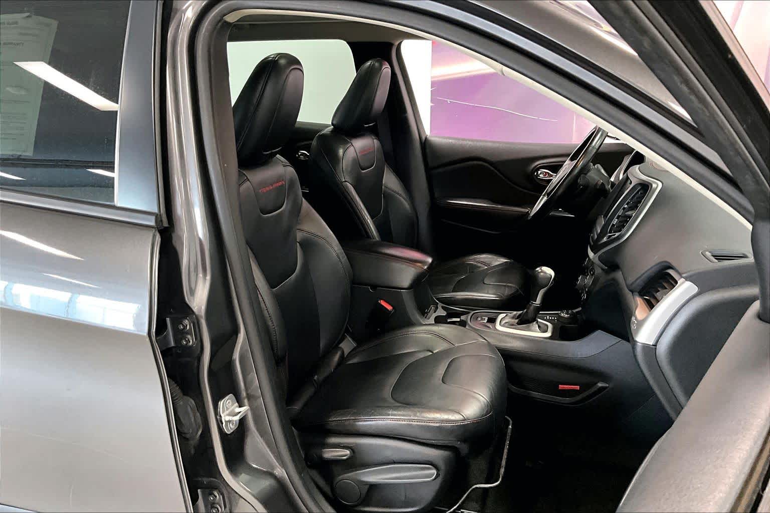 Thumbnail: 2014 Jeep Cherokee - 12