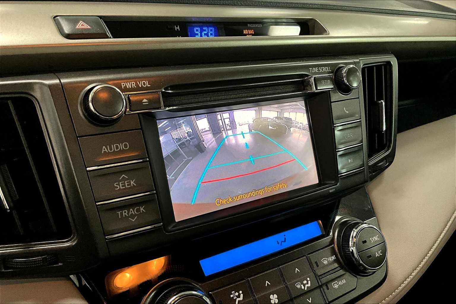 Thumbnail: 2013 Toyota RAV4 - 24