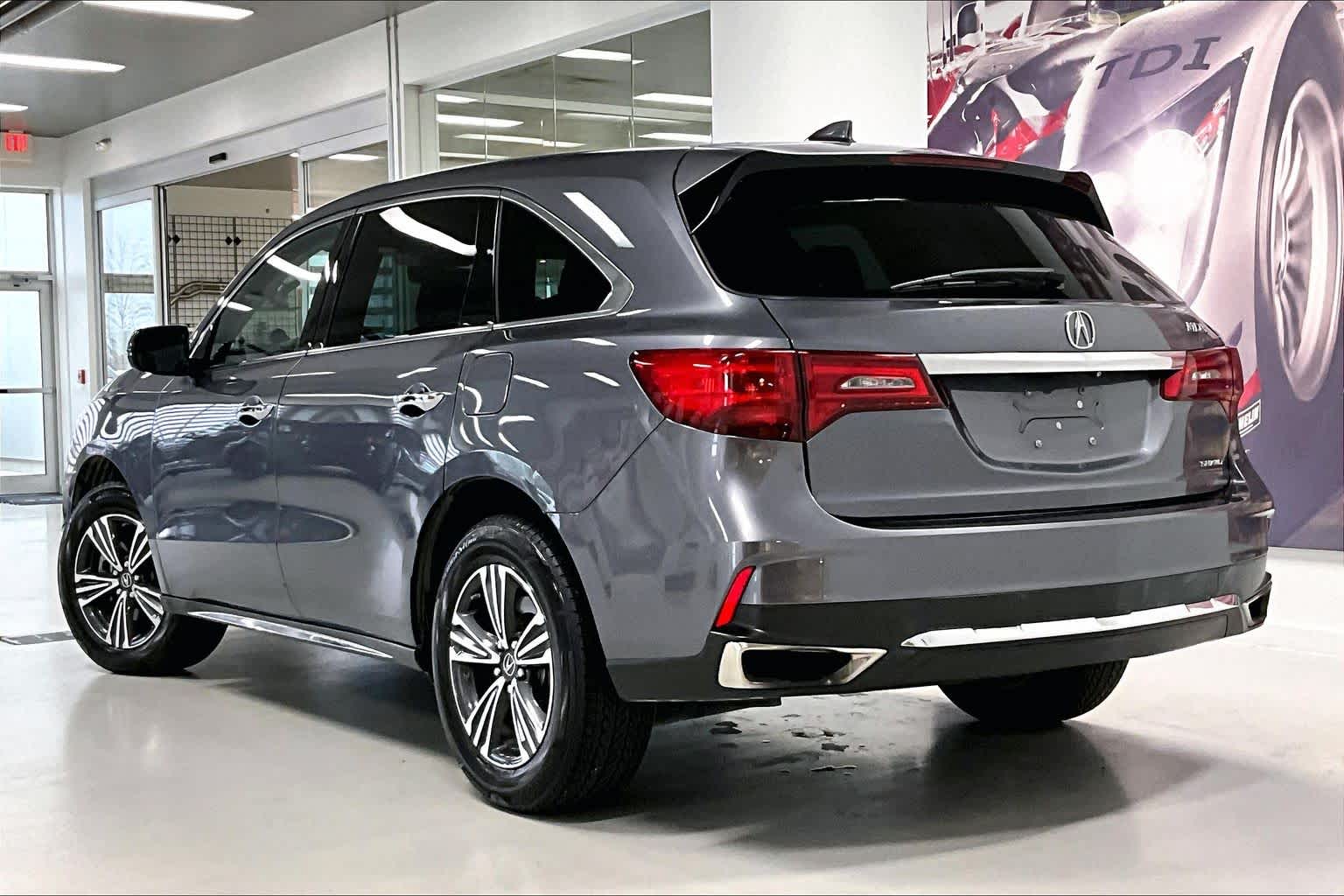 Thumbnail: 2017 Acura MDX - 4