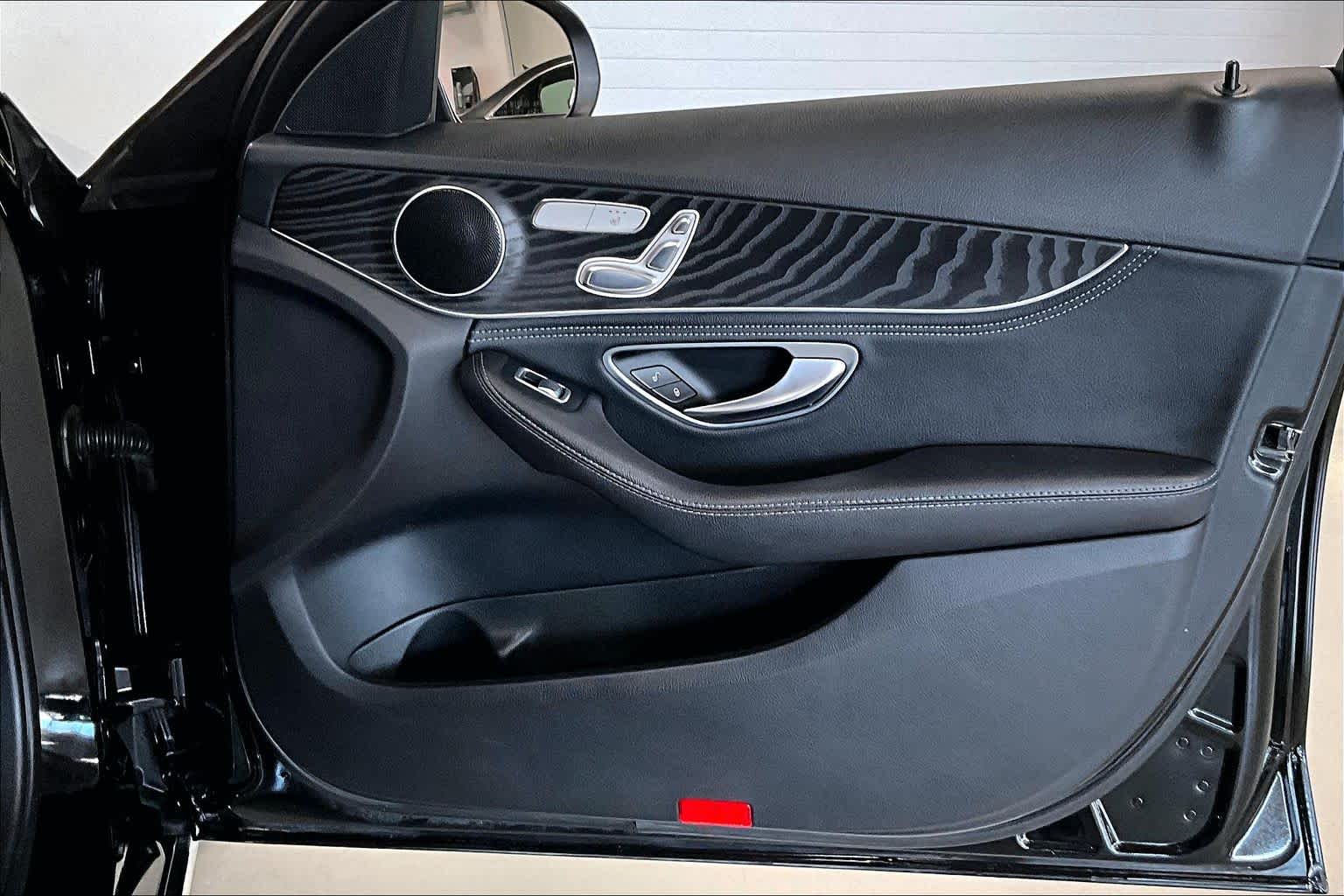 Thumbnail: 2016 Mercedes-Benz C-Class - 25