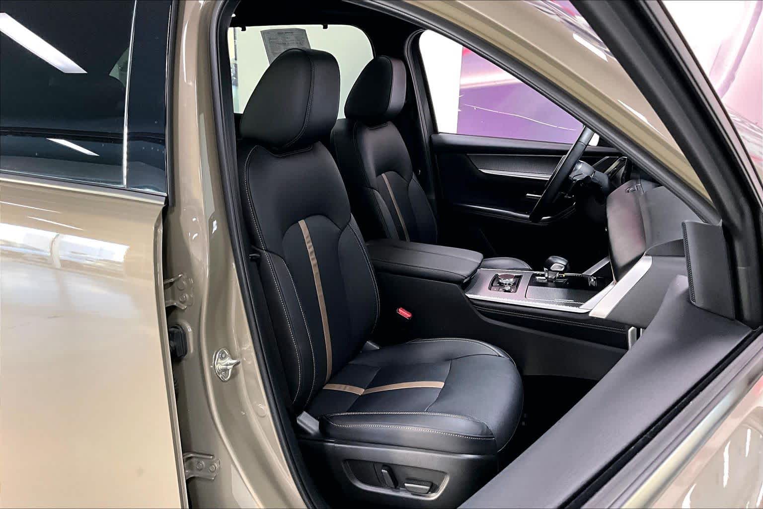 Thumbnail: 2025 Mazda CX-70 - 12