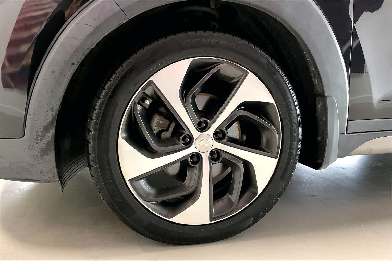 Thumbnail: 2017 Hyundai Tucson - 8