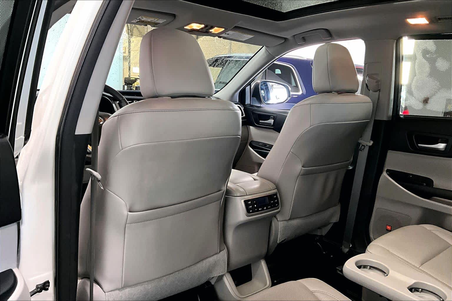 Thumbnail: 2015 Toyota Highlander - 11