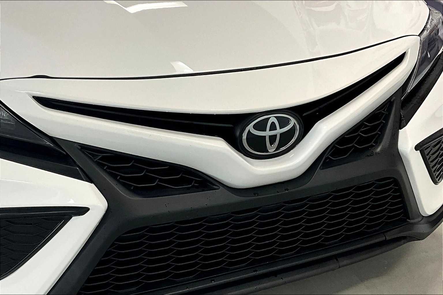 Thumbnail: 2023 Toyota Camry - 29