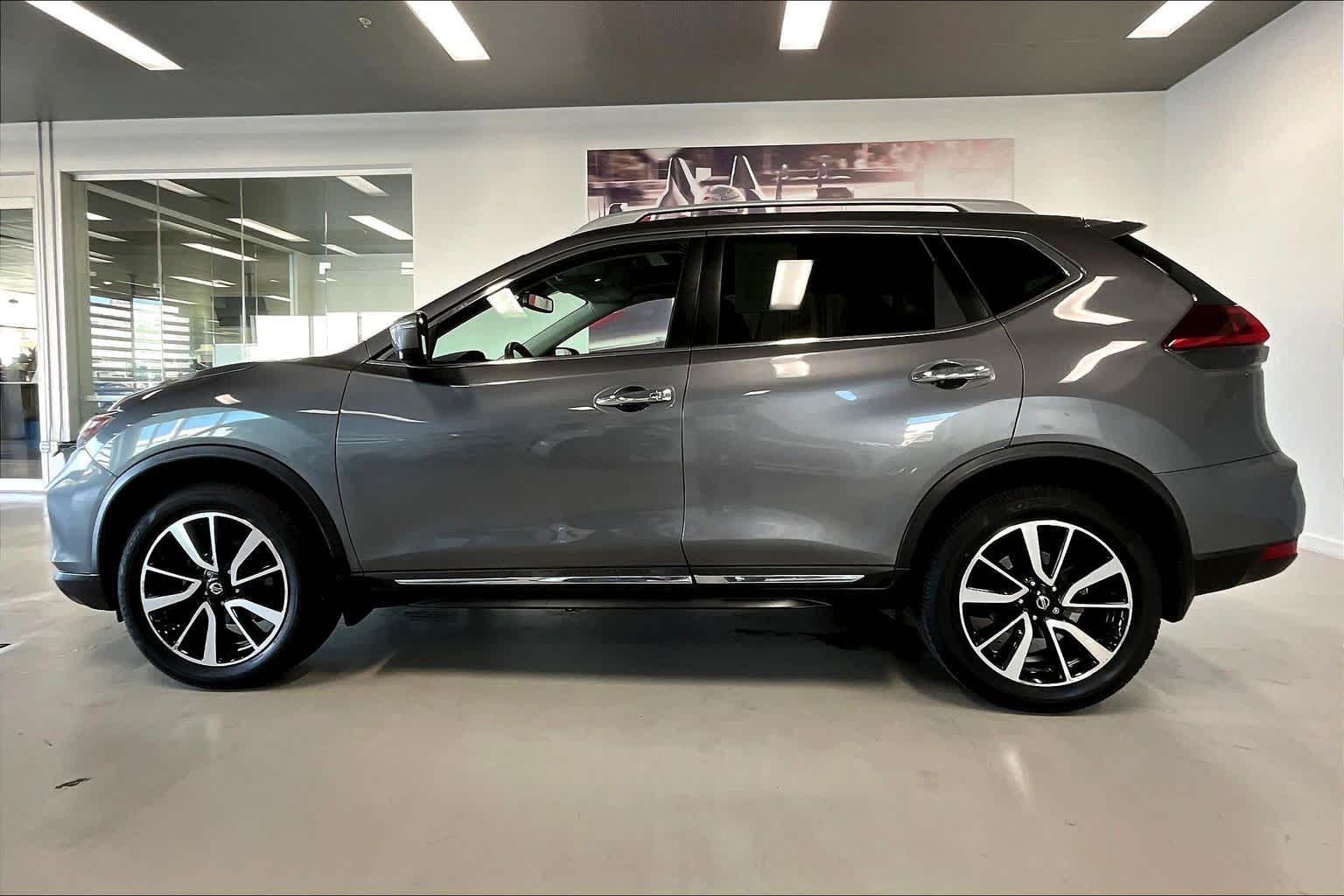 Thumbnail: 2019 Nissan Rogue - 3