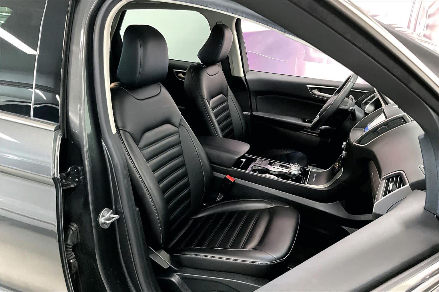 Thumbnail: 2020 Ford Edge - 12