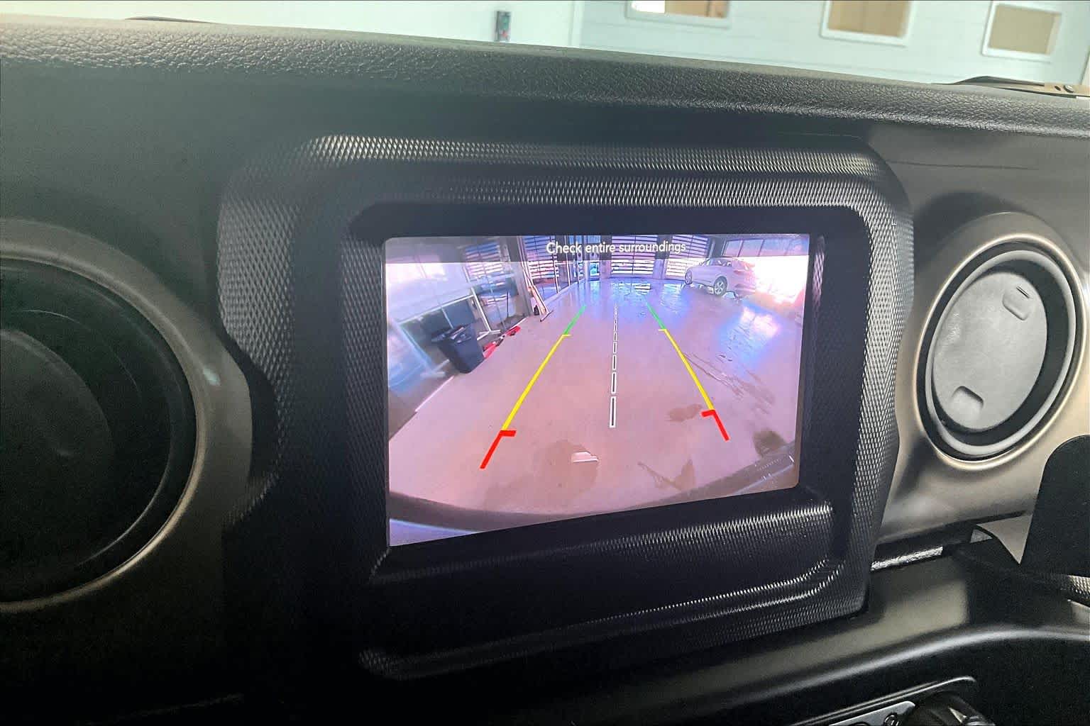 Thumbnail: 2018 Jeep Wrangler - 22