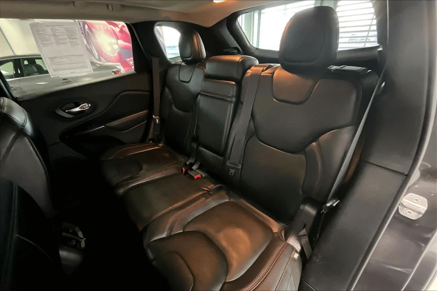 Thumbnail: 2014 Jeep Cherokee - 27