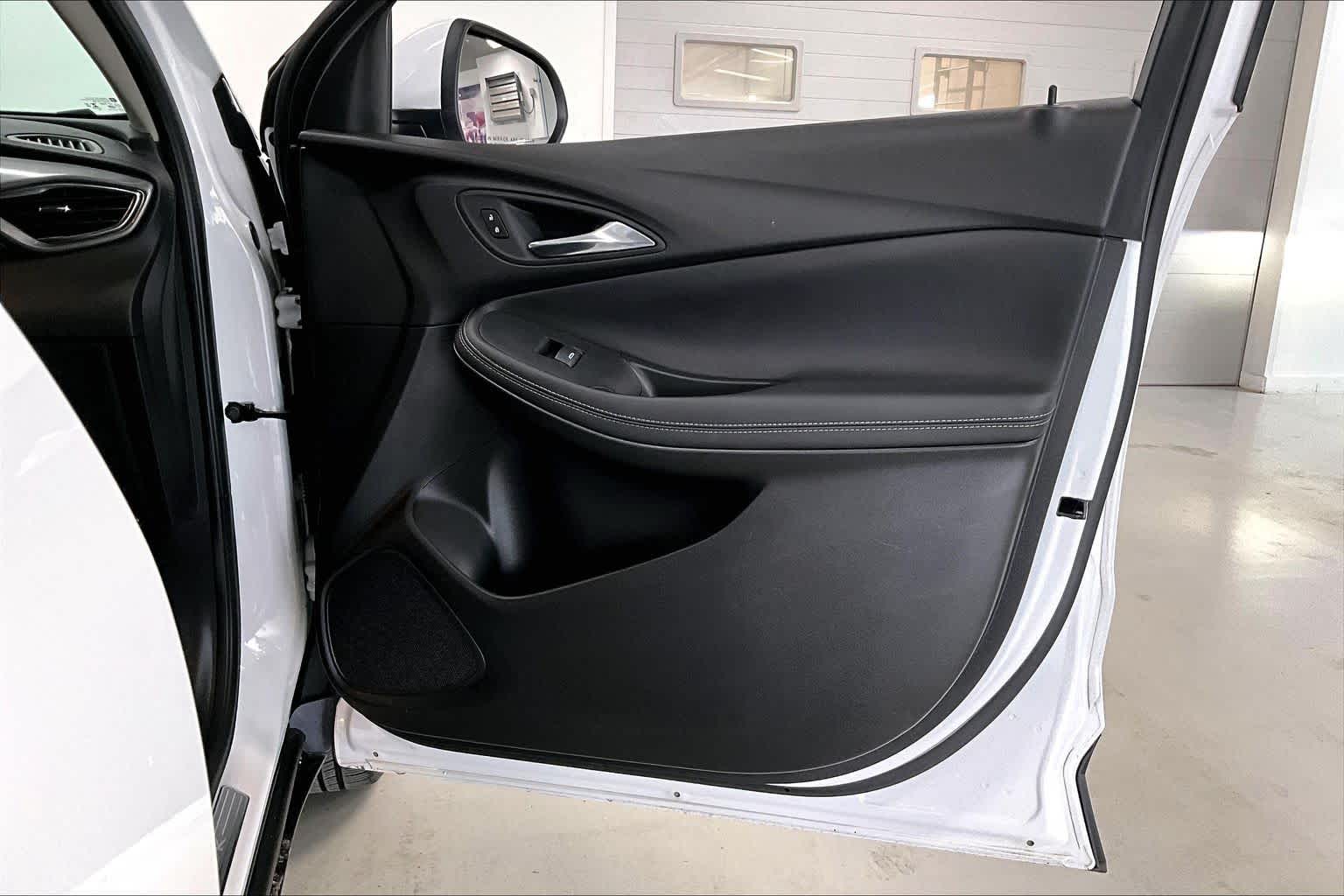 Thumbnail: 2022 Buick Encore GX - 26