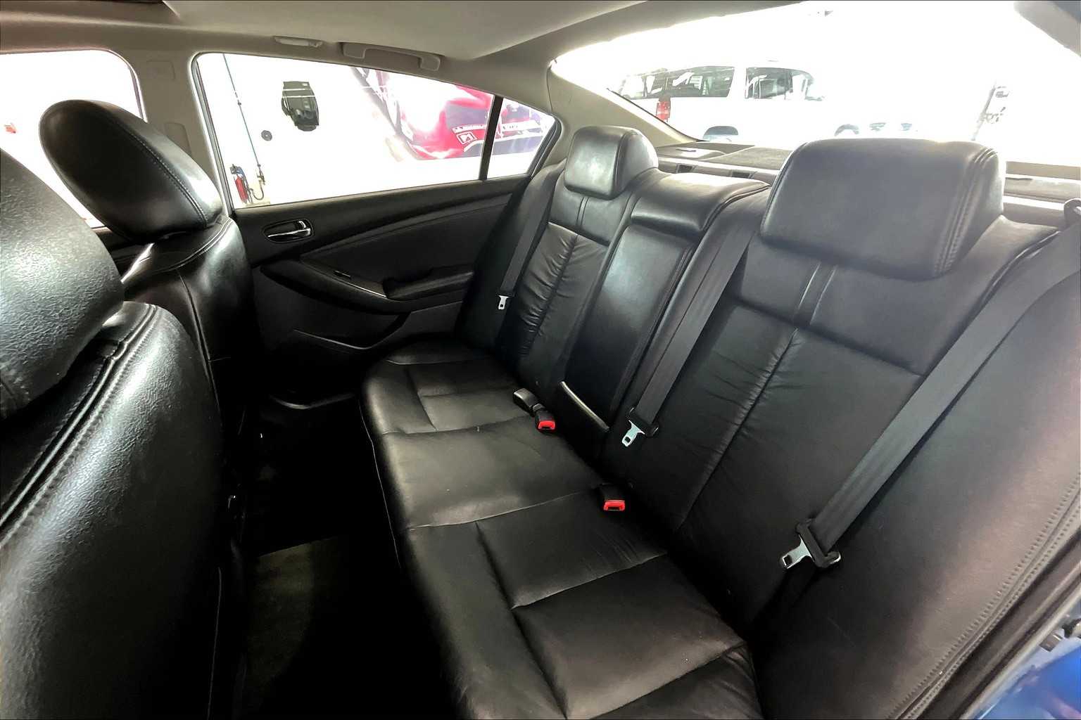 Thumbnail: 2010 Nissan Altima - 22