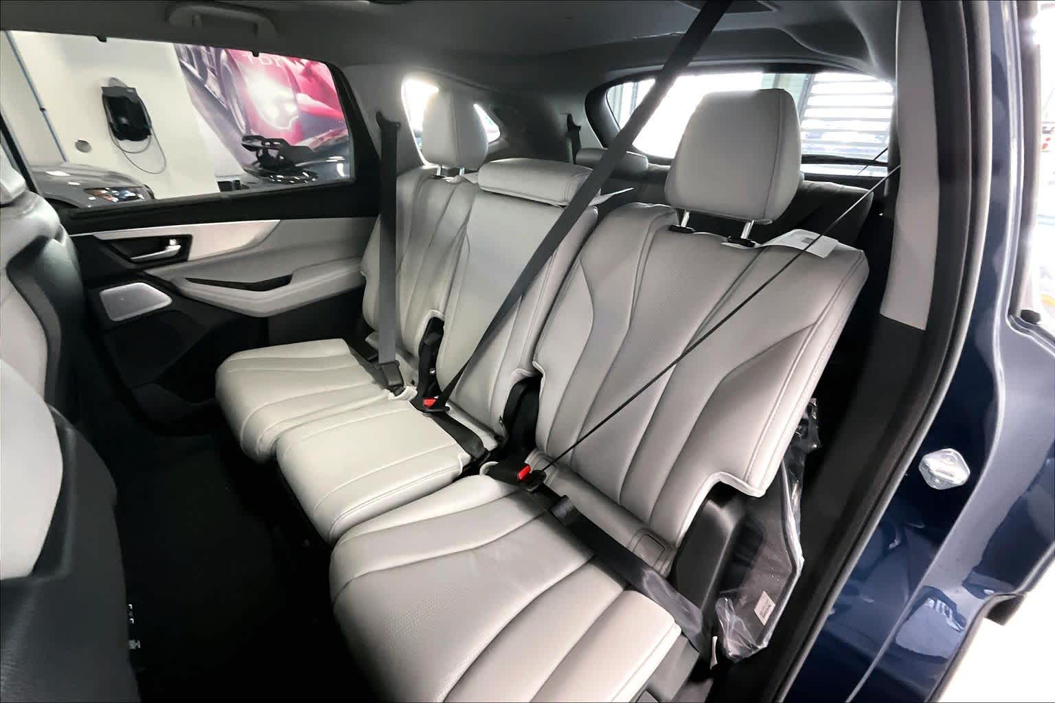 Thumbnail: 2026 Acura MDX - 13