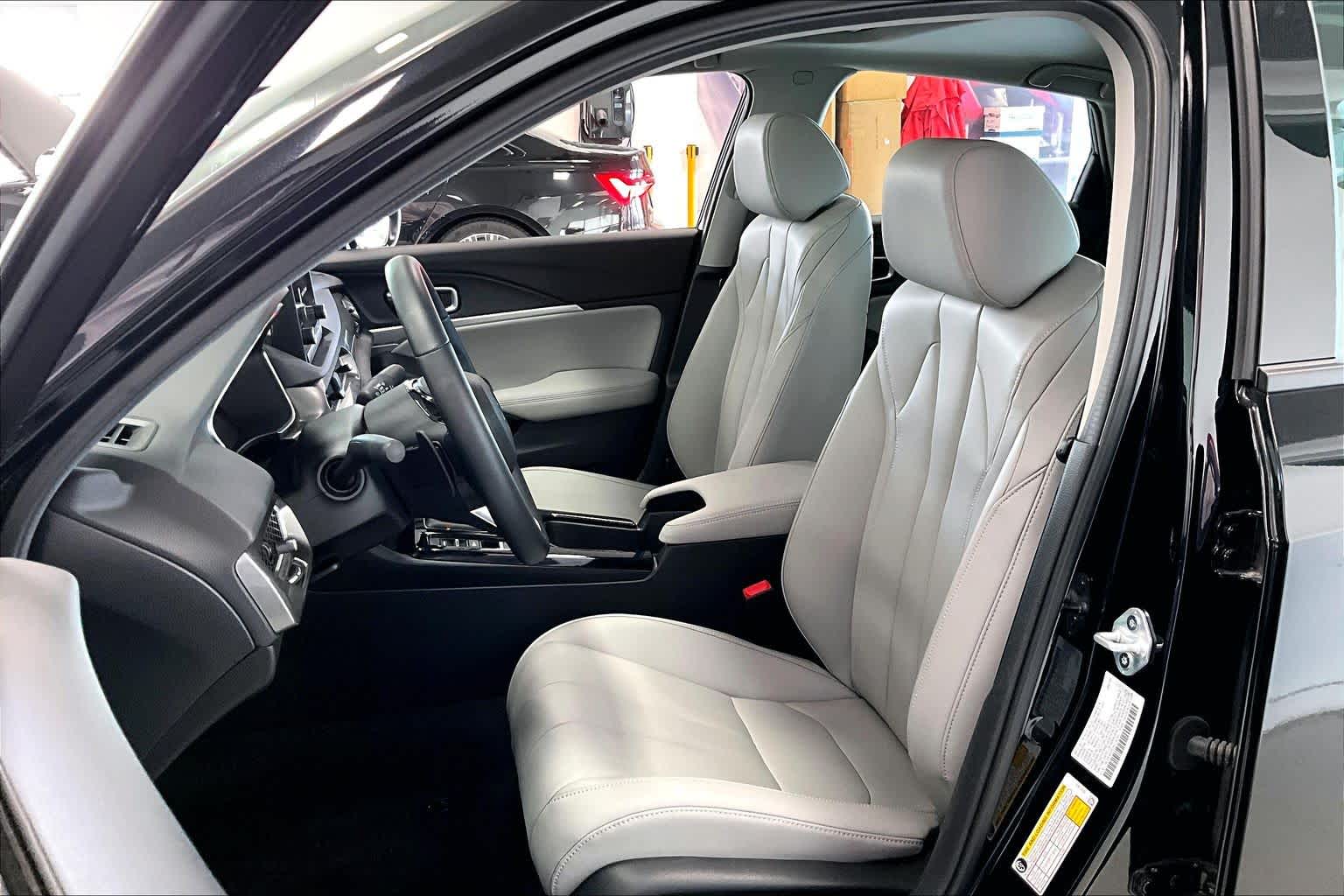 Thumbnail: 2025 Acura Integra - 9