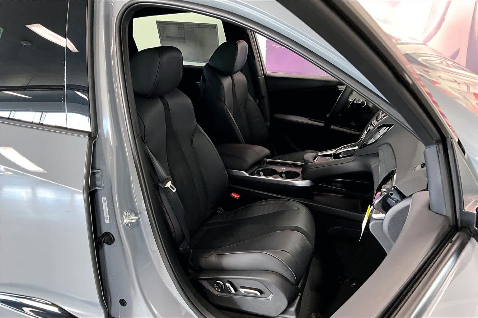 Thumbnail: 2026 Acura RDX - 14