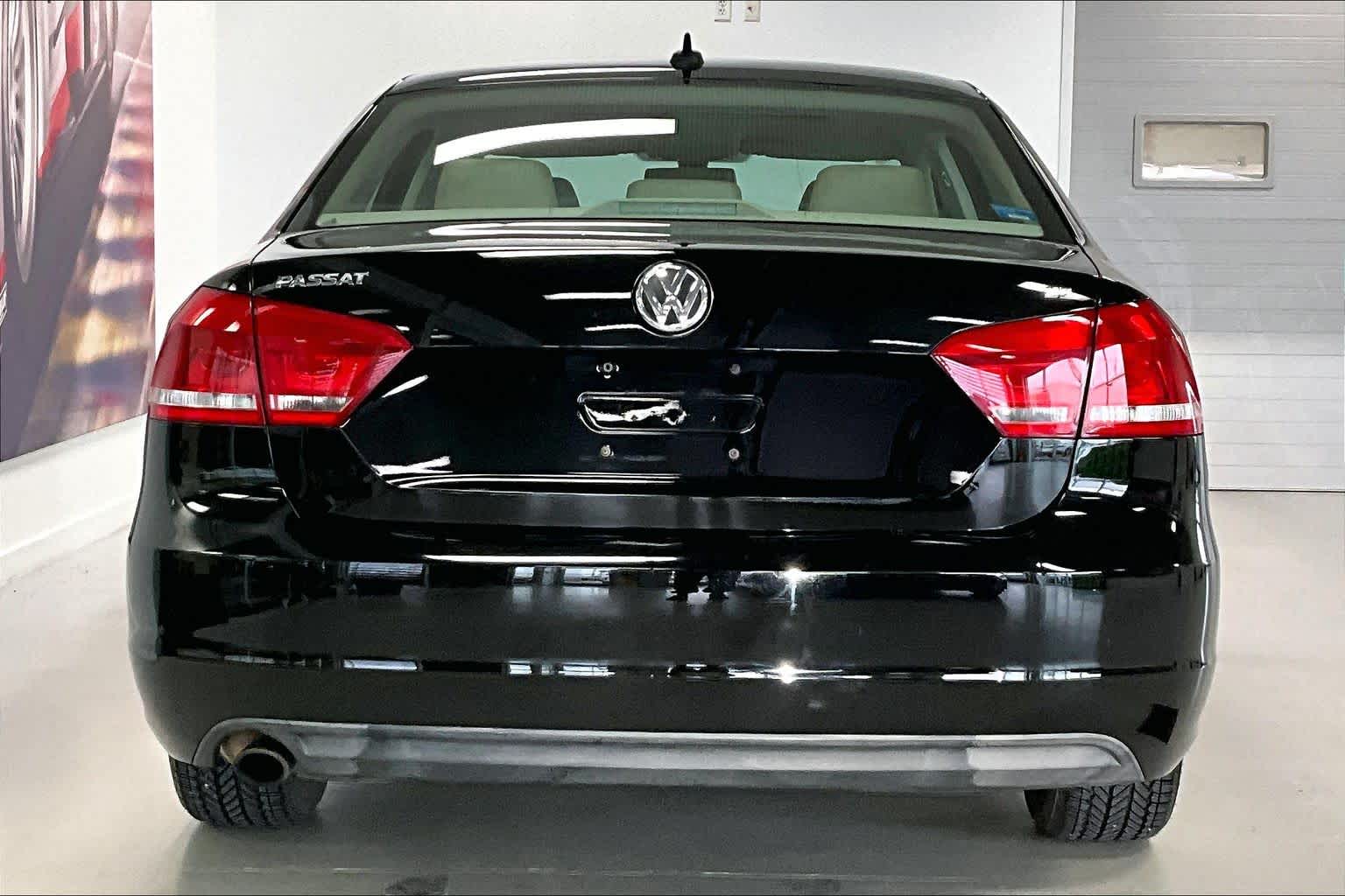 Thumbnail: 2013 Volkswagen Passat - 5