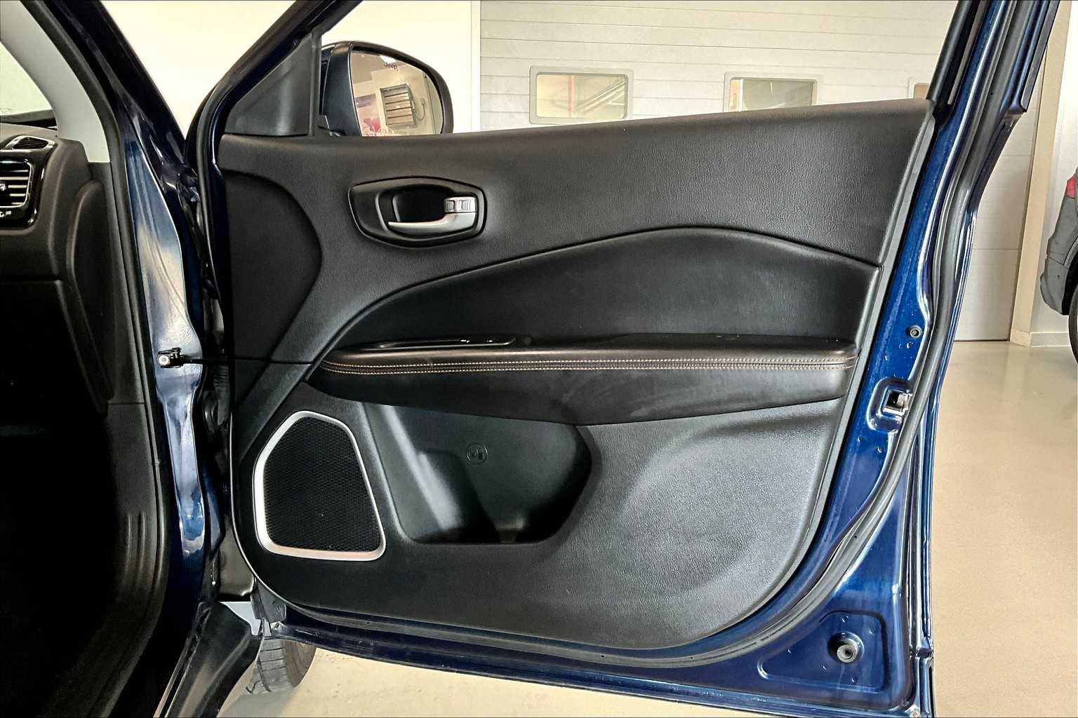 Thumbnail: 2019 Jeep Compass - 26