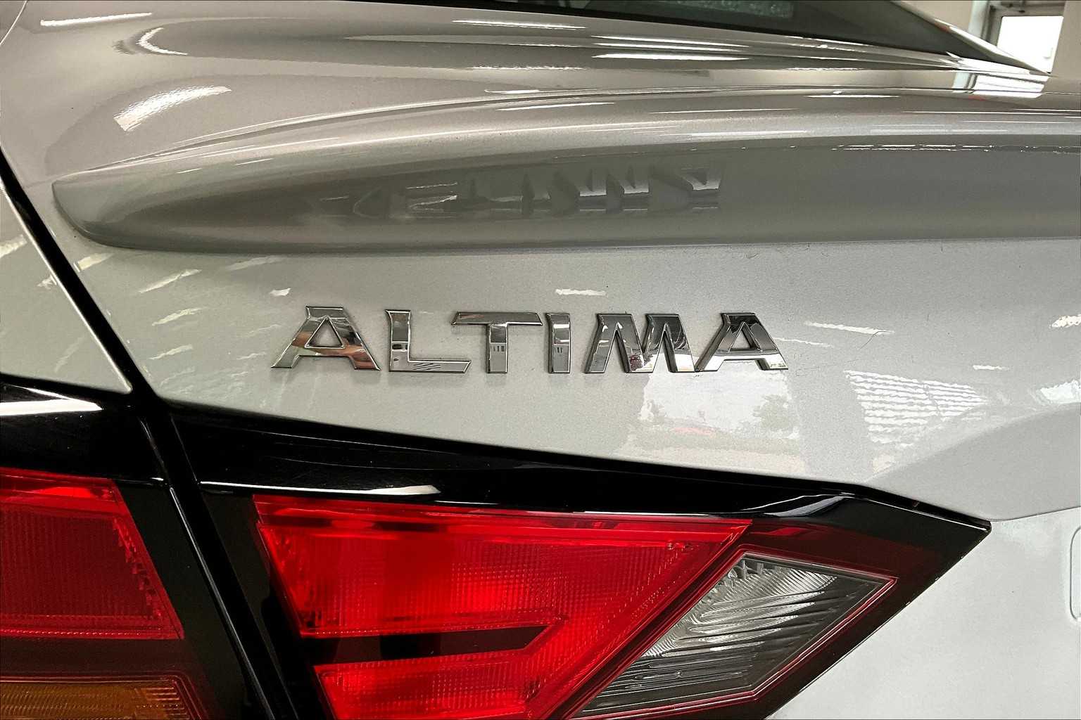 Thumbnail: 2022 Nissan Altima - 7