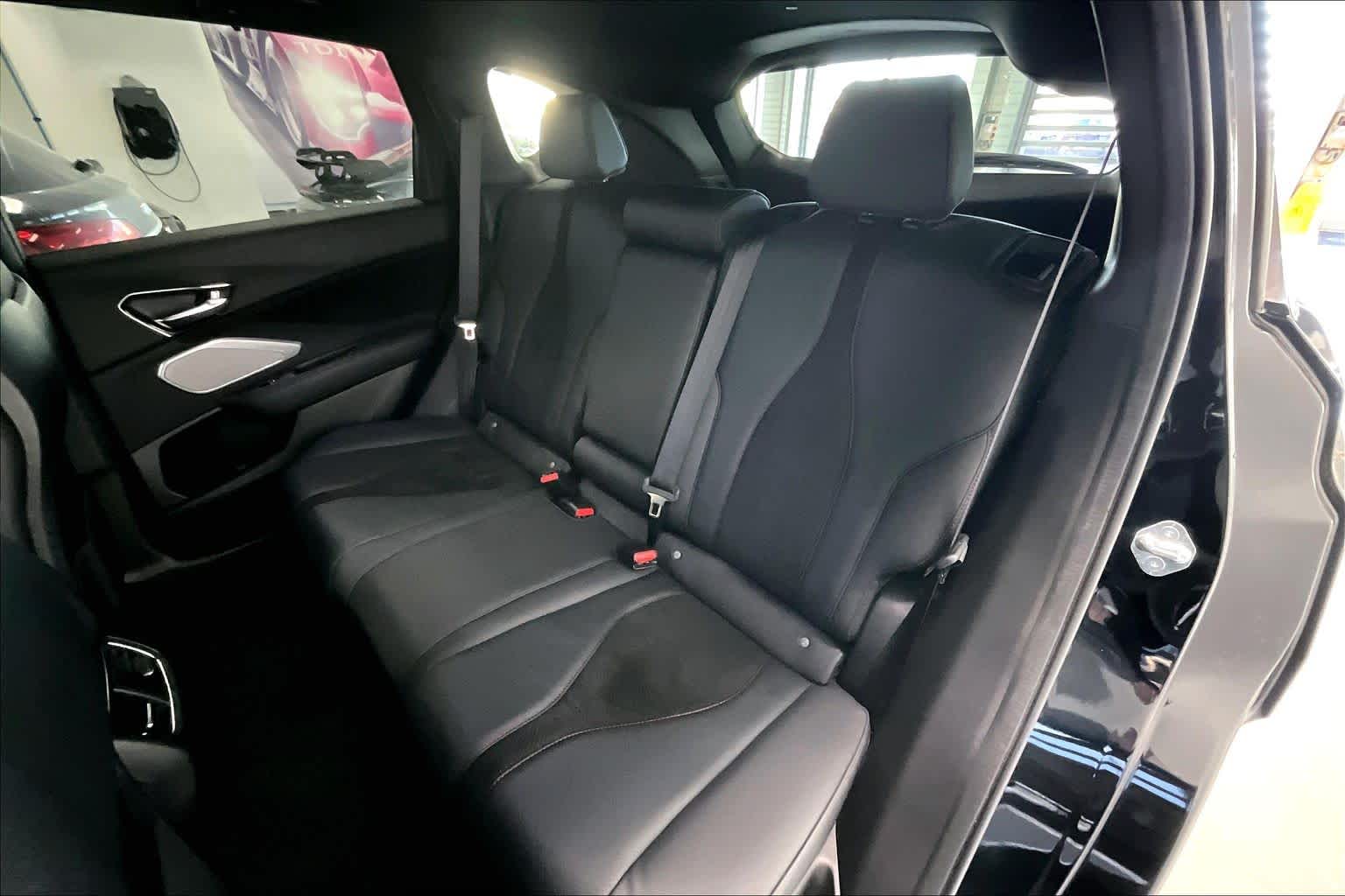 Thumbnail: 2025 Acura RDX - 26