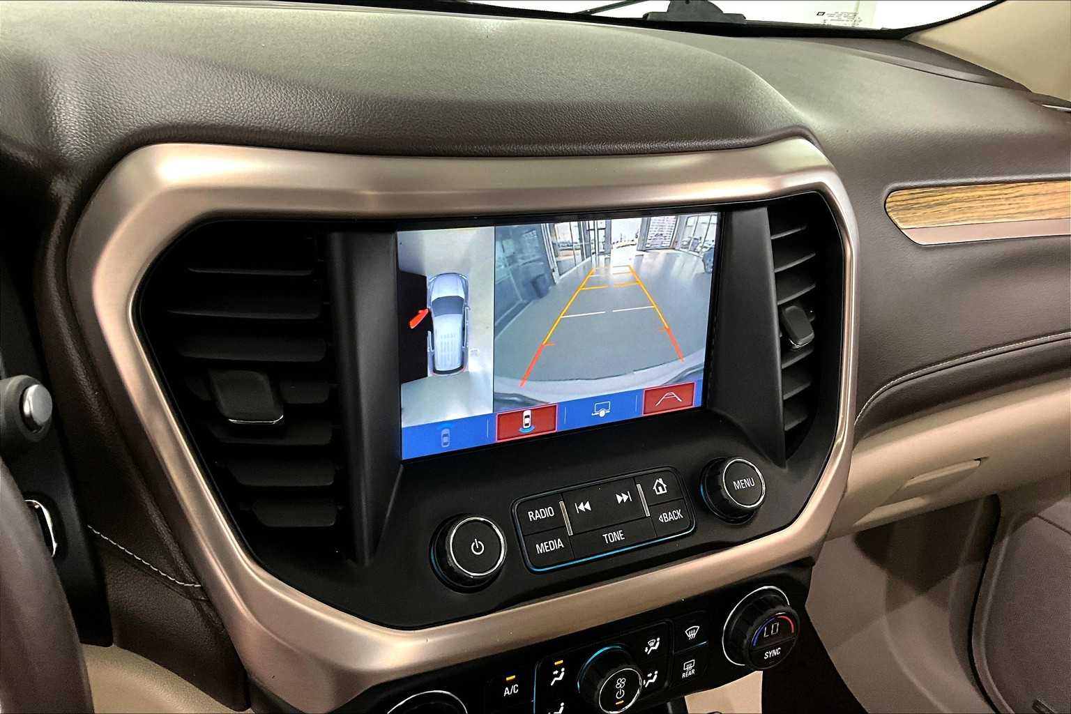 Thumbnail: 2018 GMC Acadia - 21