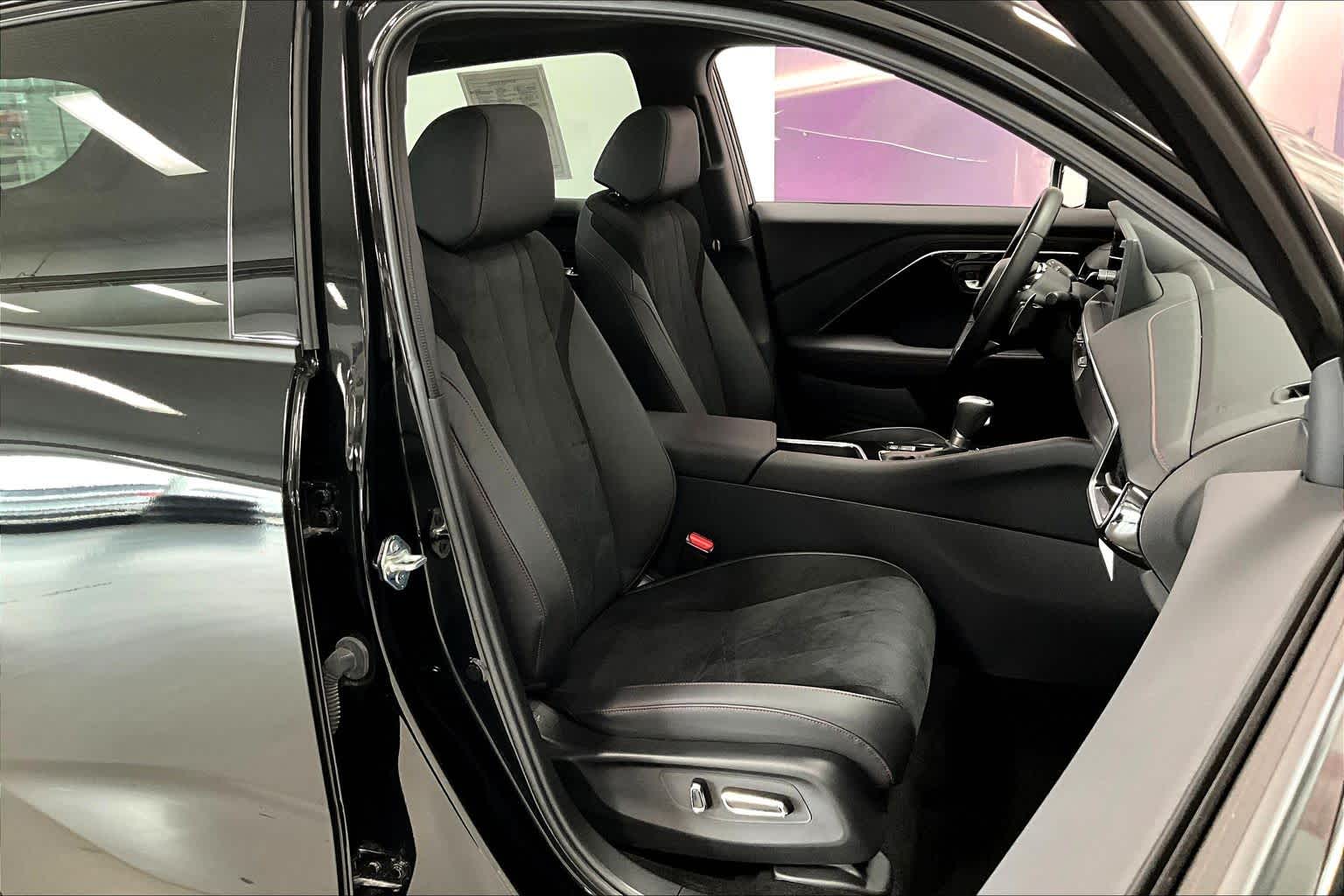 Thumbnail: 2025 Acura ADX - 12