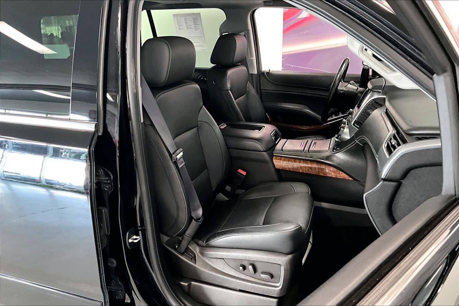 Thumbnail: 2016 Chevrolet Tahoe - 11