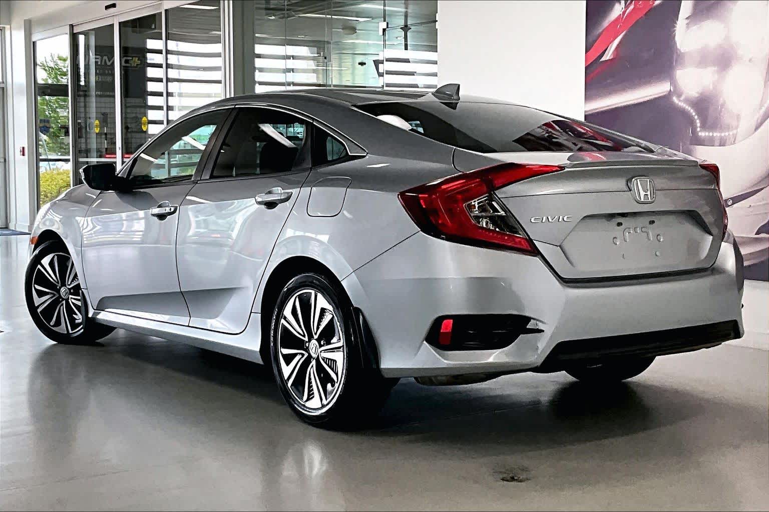 Thumbnail: 2016 Honda Civic - 4