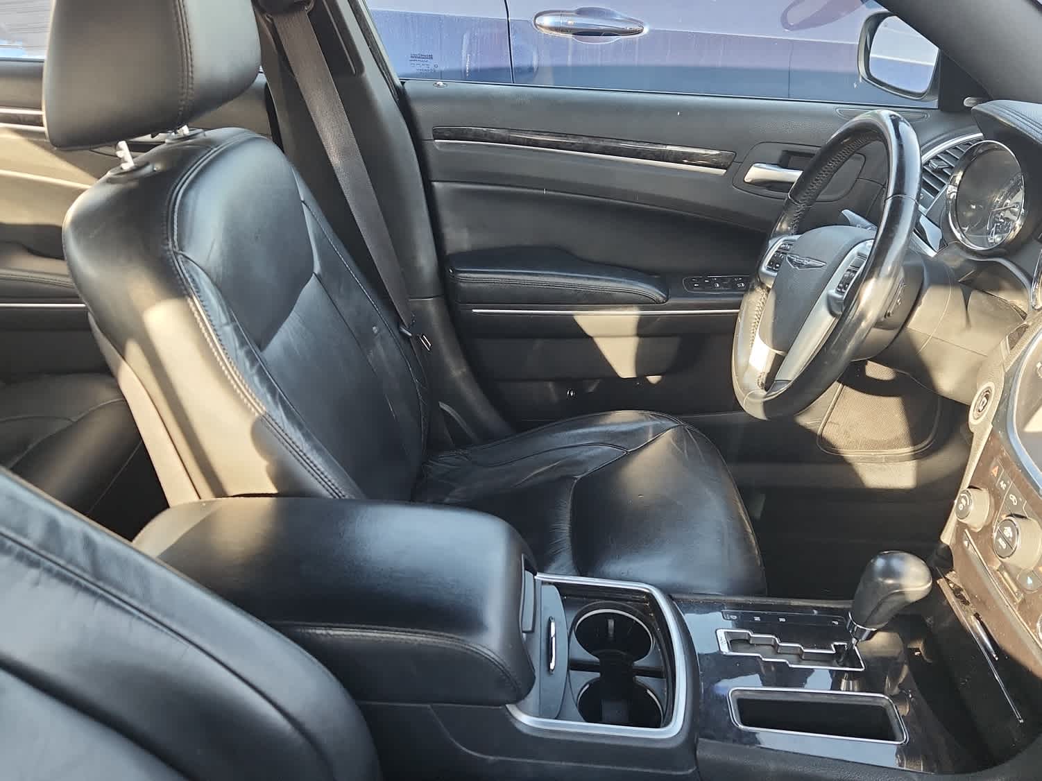 Thumbnail: 2011 Chrysler 300 - 10