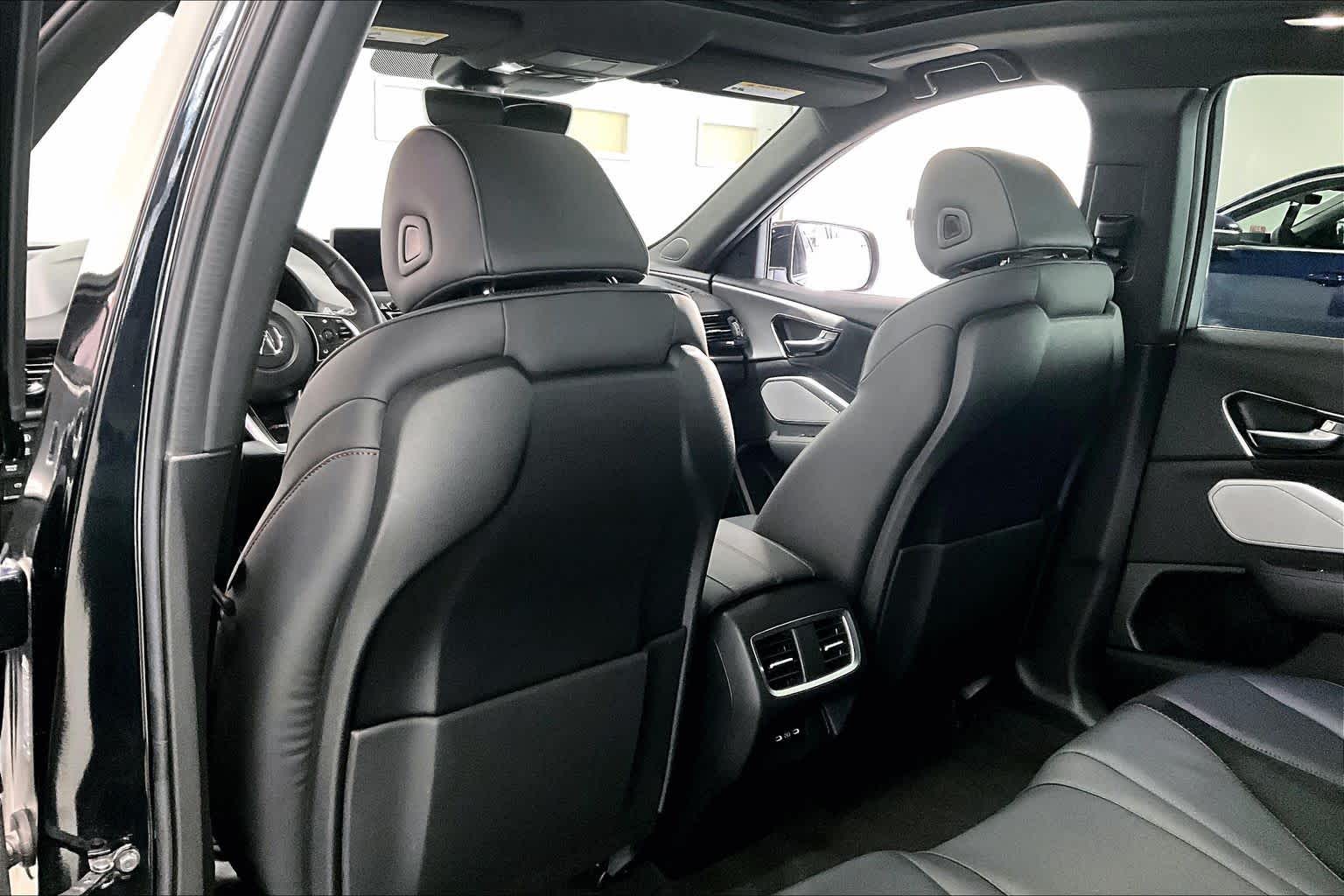 Thumbnail: 2025 Acura RDX - 11