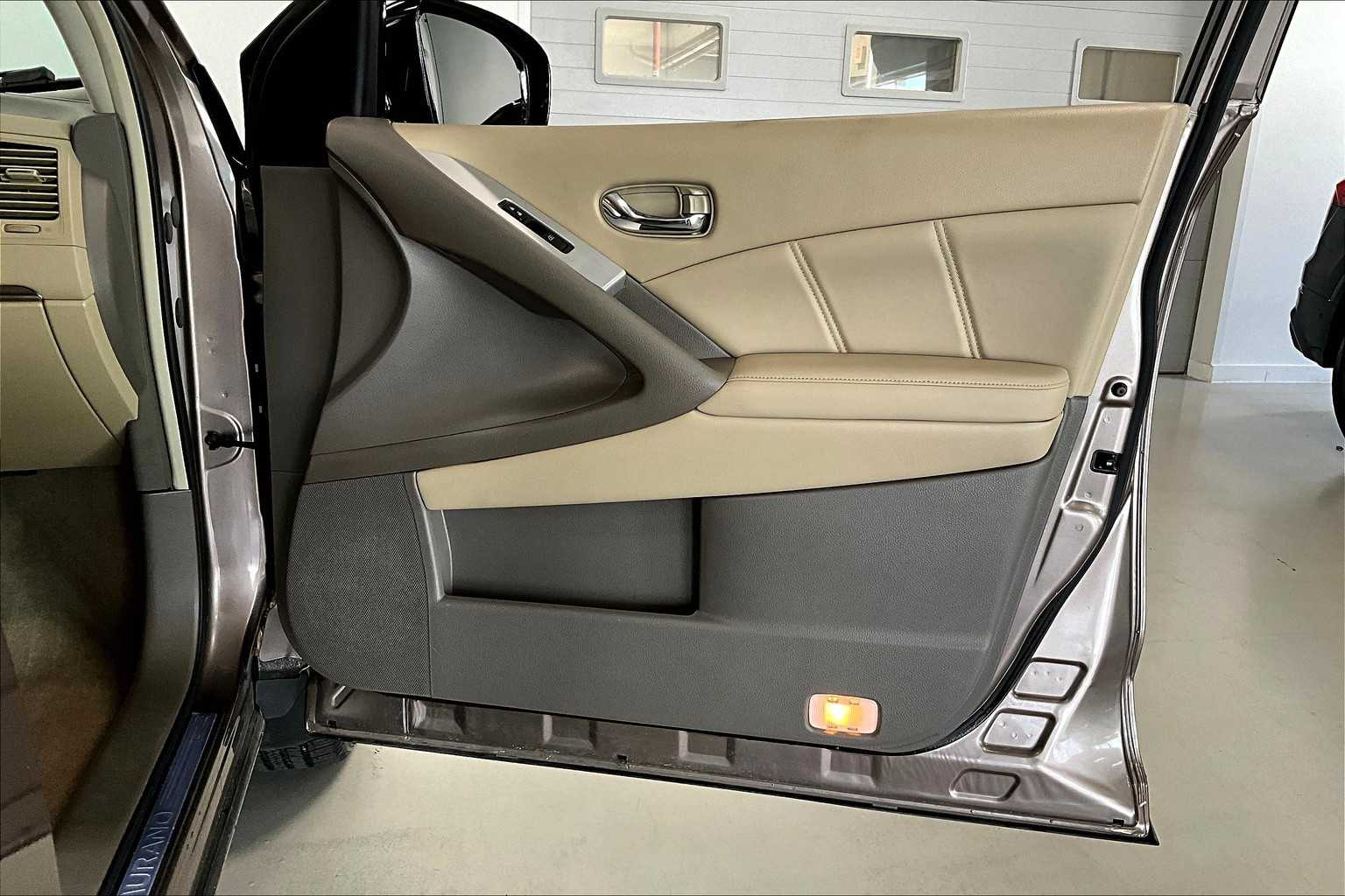 Thumbnail: 2013 Nissan Murano - 26