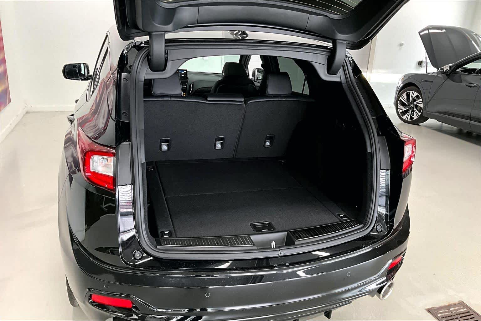 Thumbnail: 2026 Acura RDX - 18