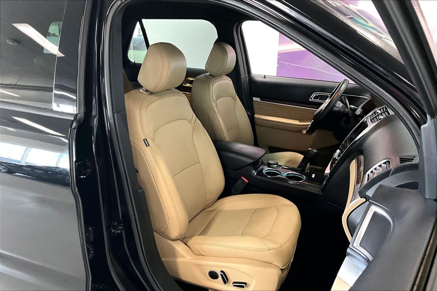 Thumbnail: 2016 Ford Explorer - 11