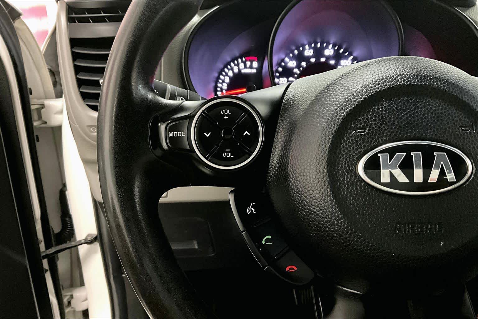Thumbnail: 2014 Kia Soul - 22