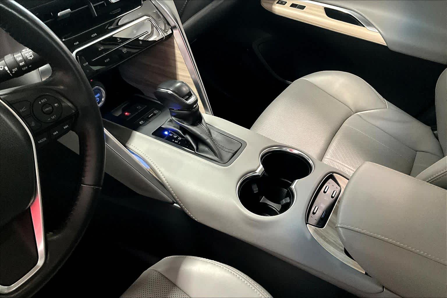 Thumbnail: 2021 Toyota Venza - 15