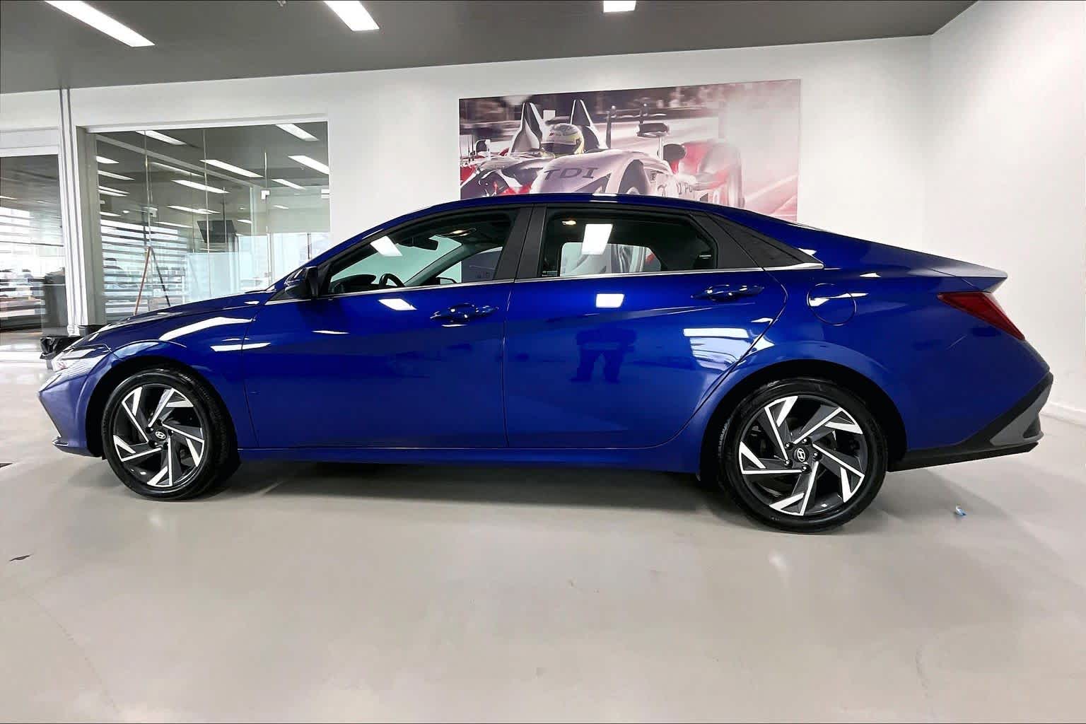 Thumbnail: 2024 Hyundai Elantra - 3