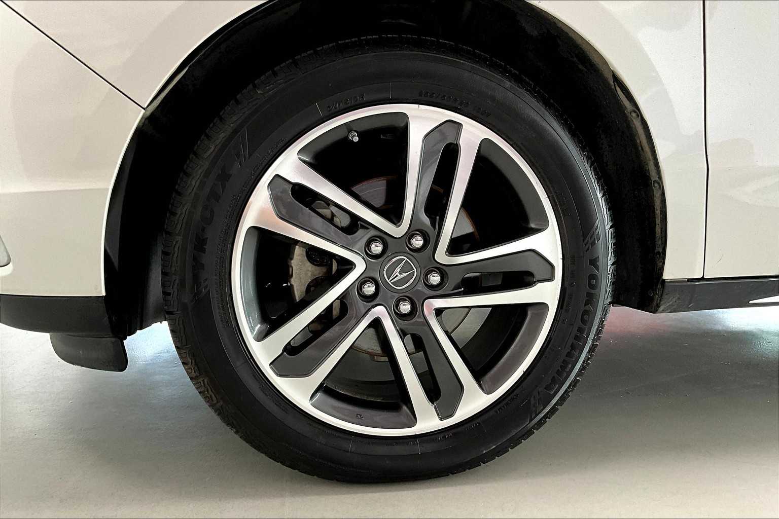 Thumbnail: 2017 Acura MDX - 8