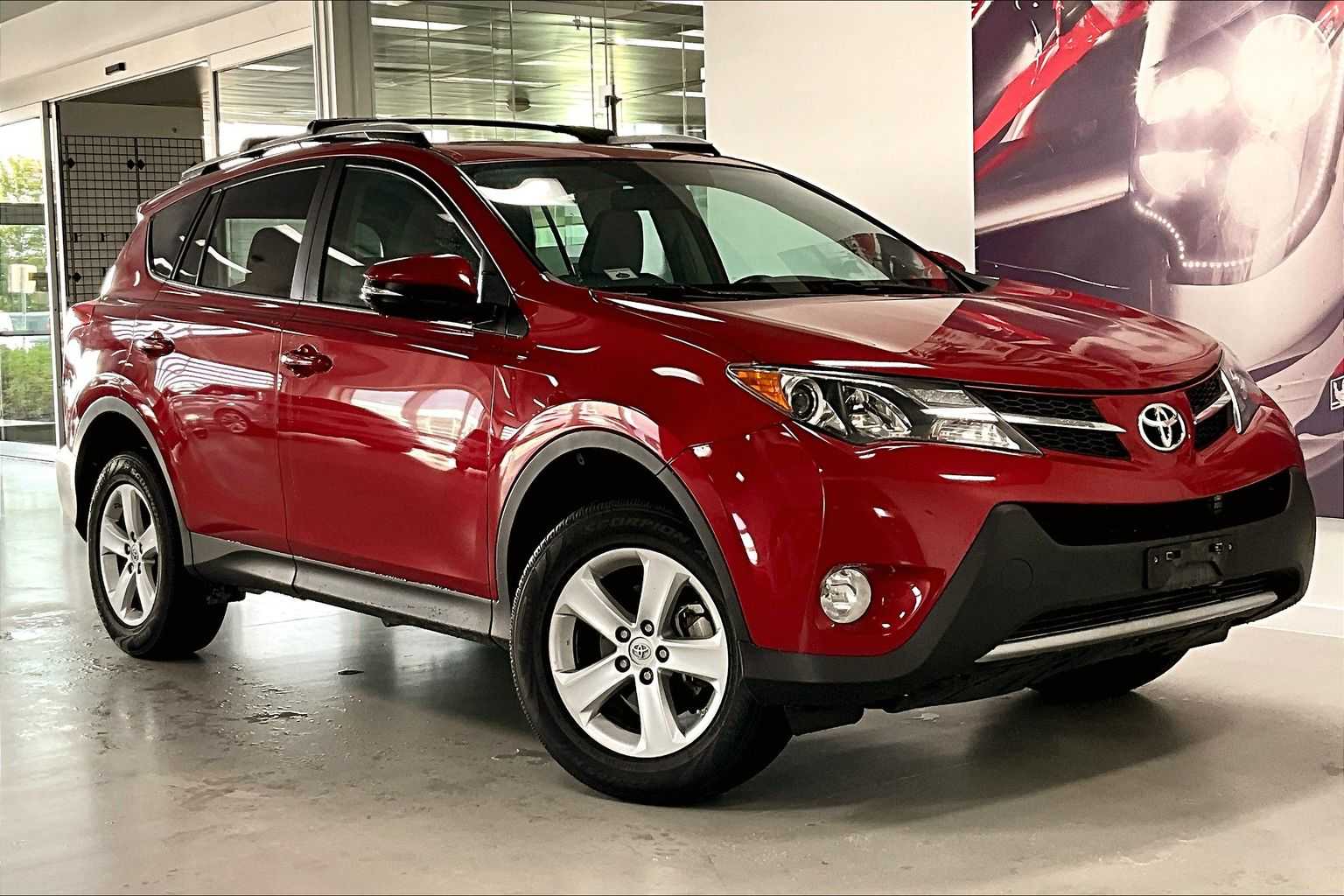Thumbnail: 2013 Toyota RAV4 - 20