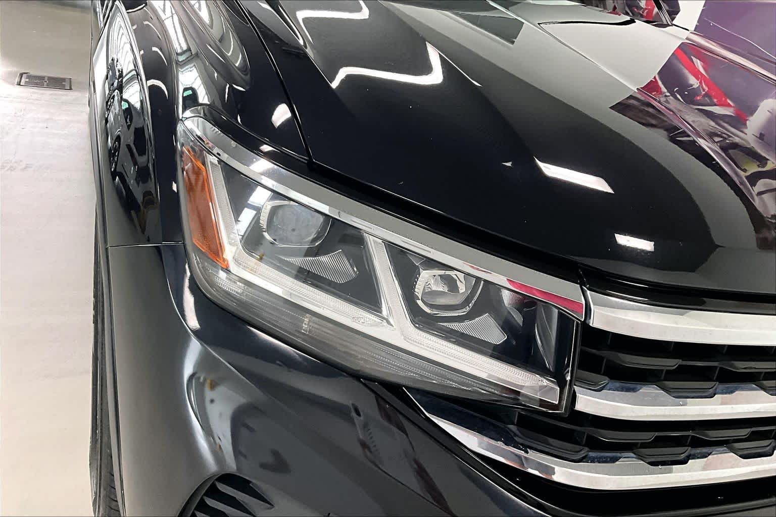 Thumbnail: 2023 Volkswagen Atlas - 28