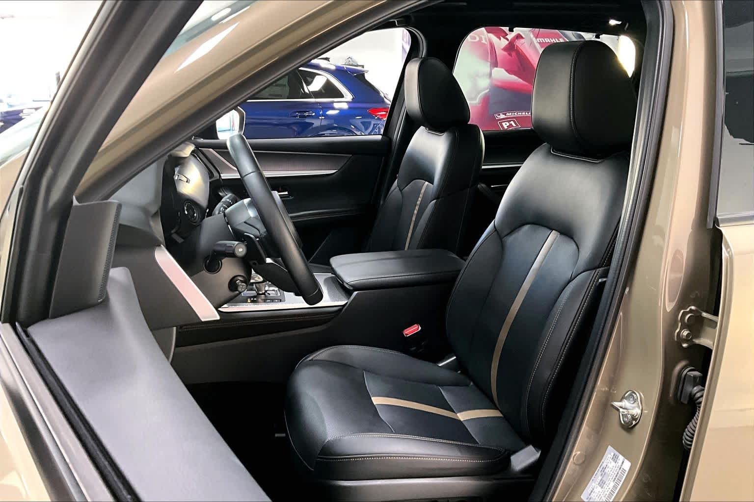 Thumbnail: 2025 Mazda CX-70 - 10