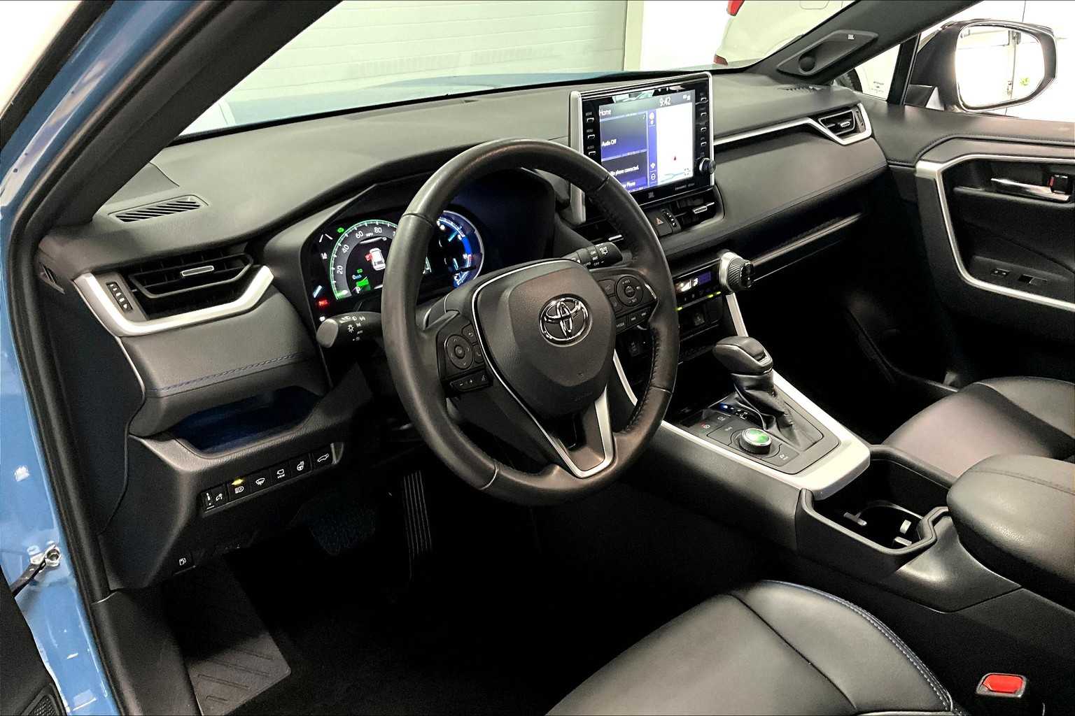 Thumbnail: 2022 Toyota RAV4 - 2