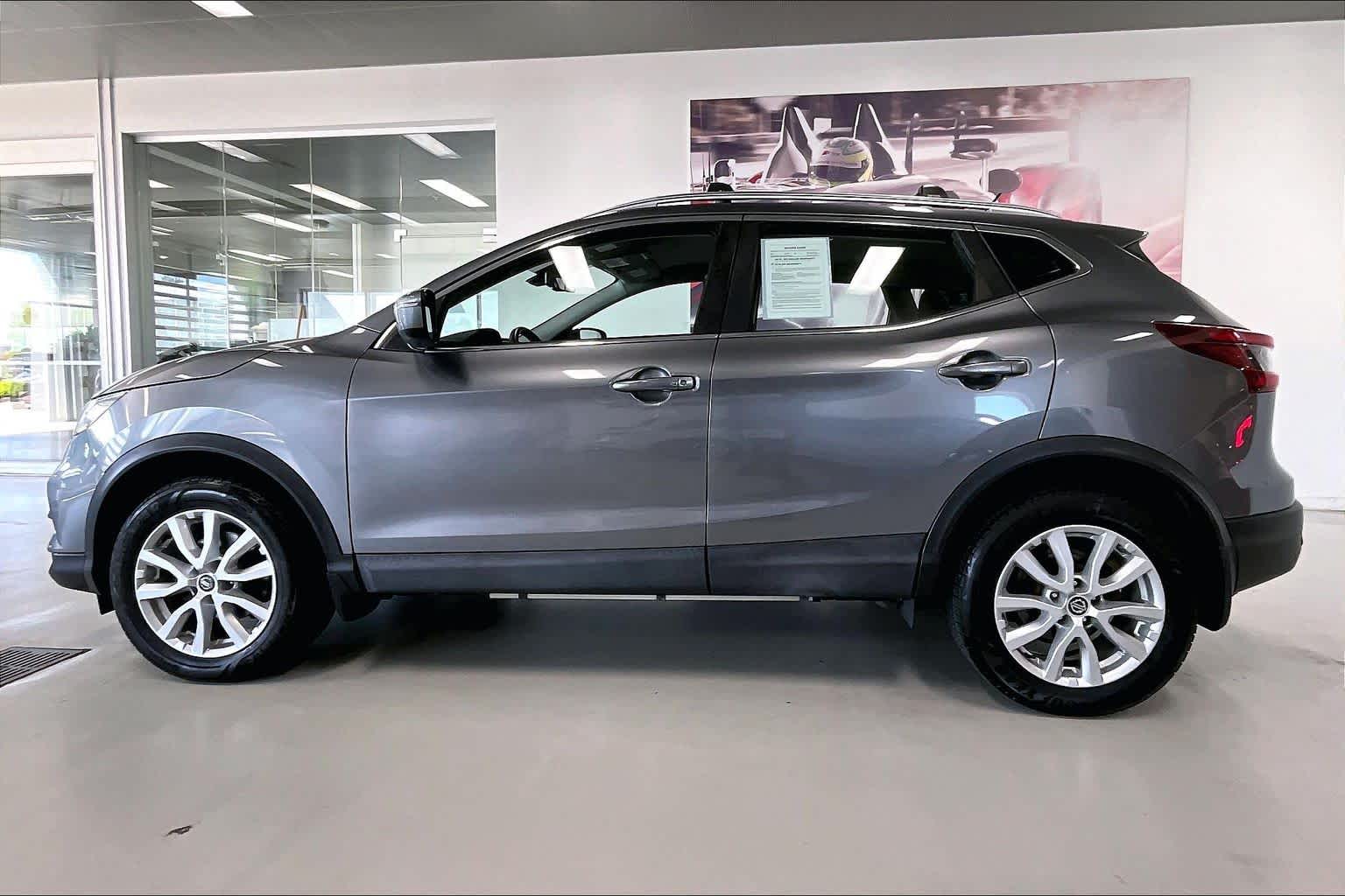 Thumbnail: 2020 Nissan Rogue Sport - 3