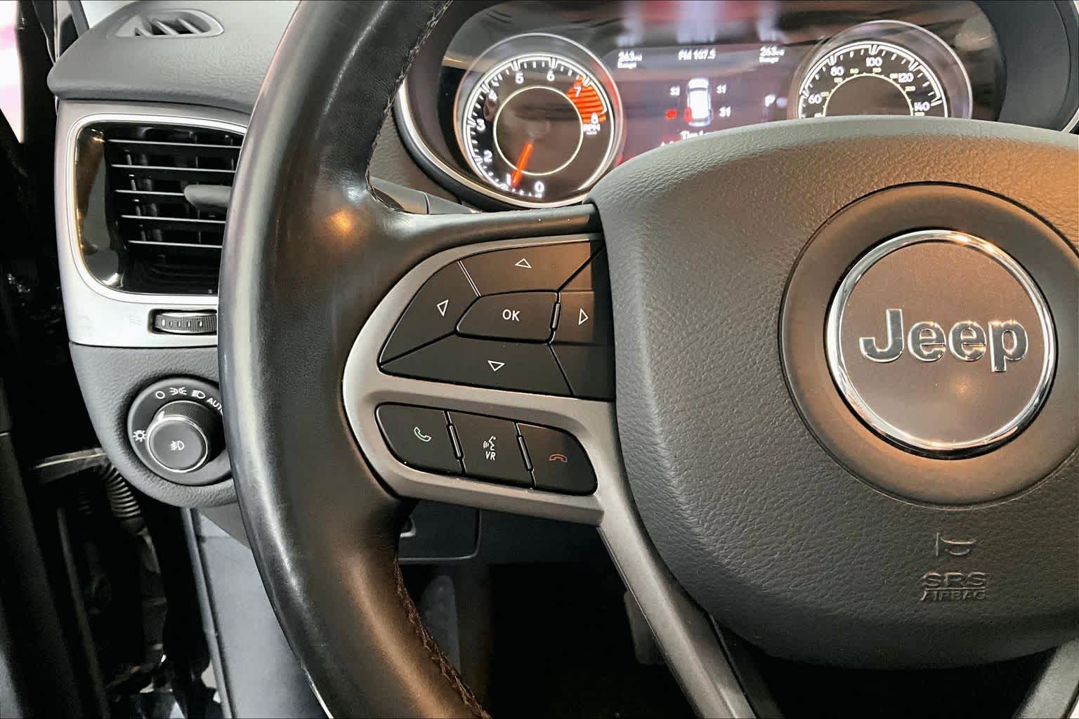 Thumbnail: 2020 Jeep Cherokee - 21